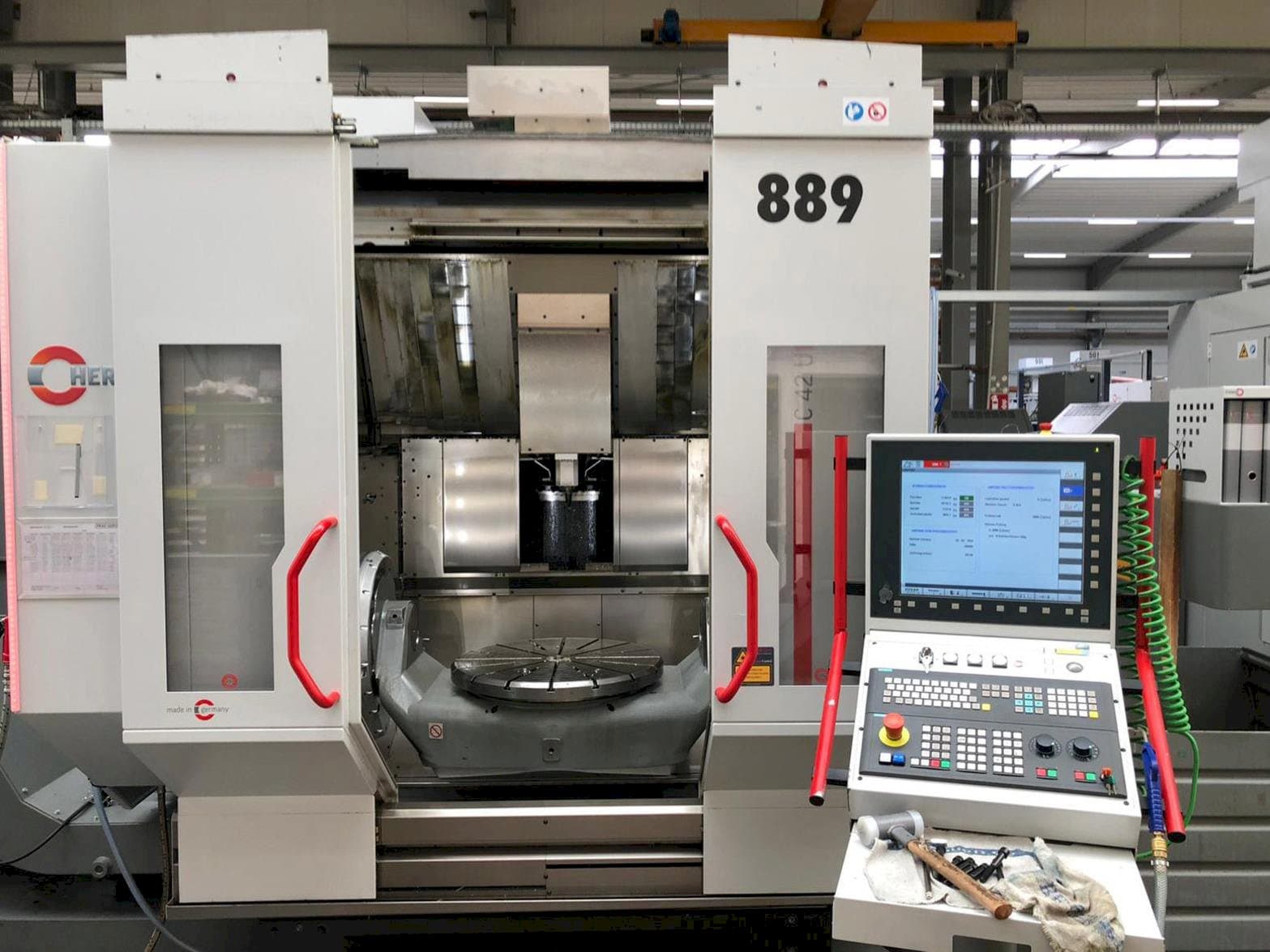 Masina HERMLE C42U MT eestvaade