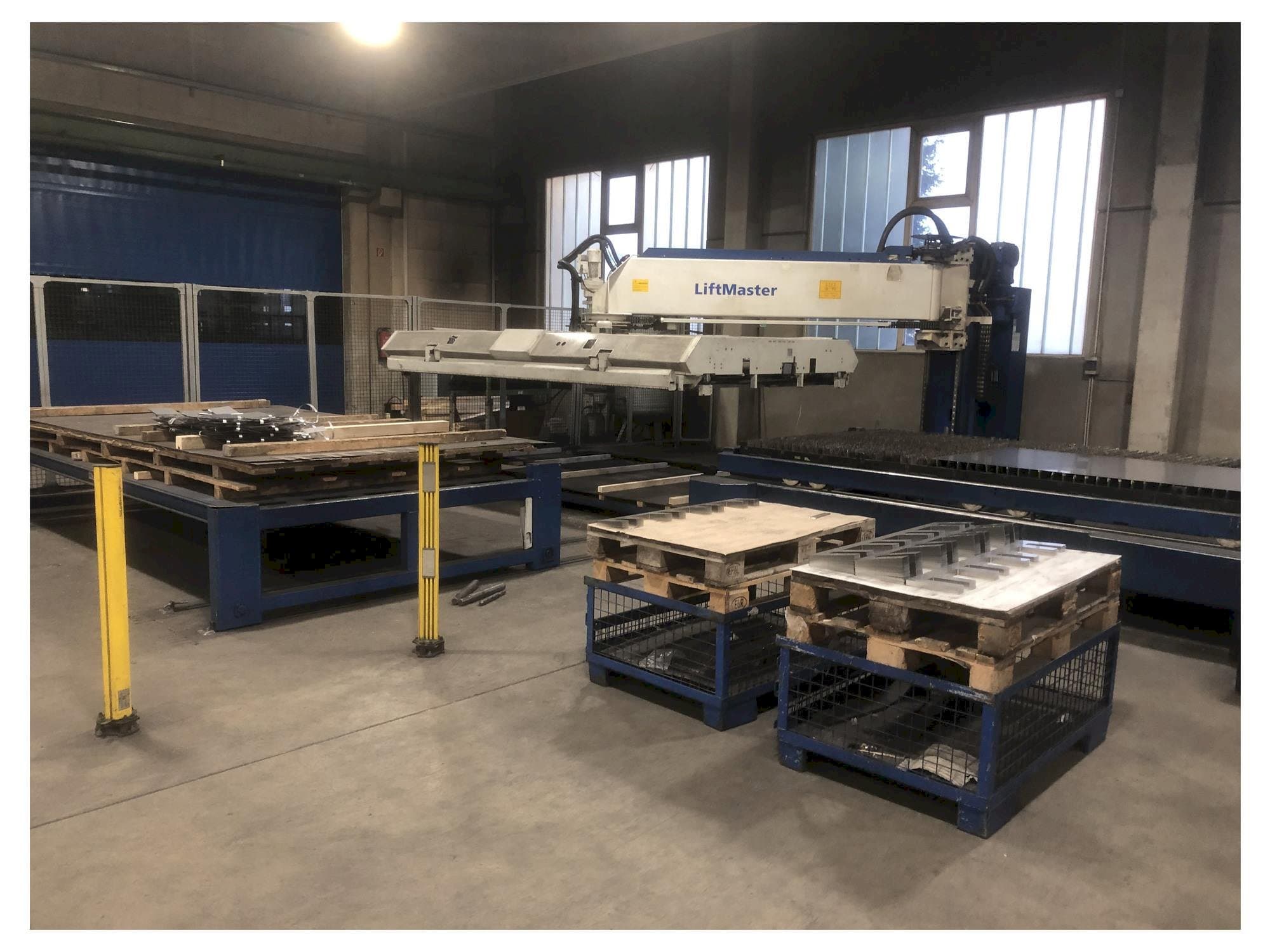 Masina TRUMPF TruLaser 5040 + Liftmaster   eestvaade