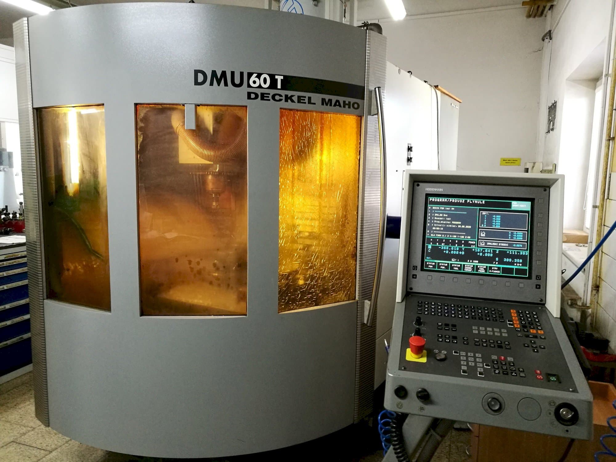 Masina DECKEL MAHO DMU 60T   eestvaade