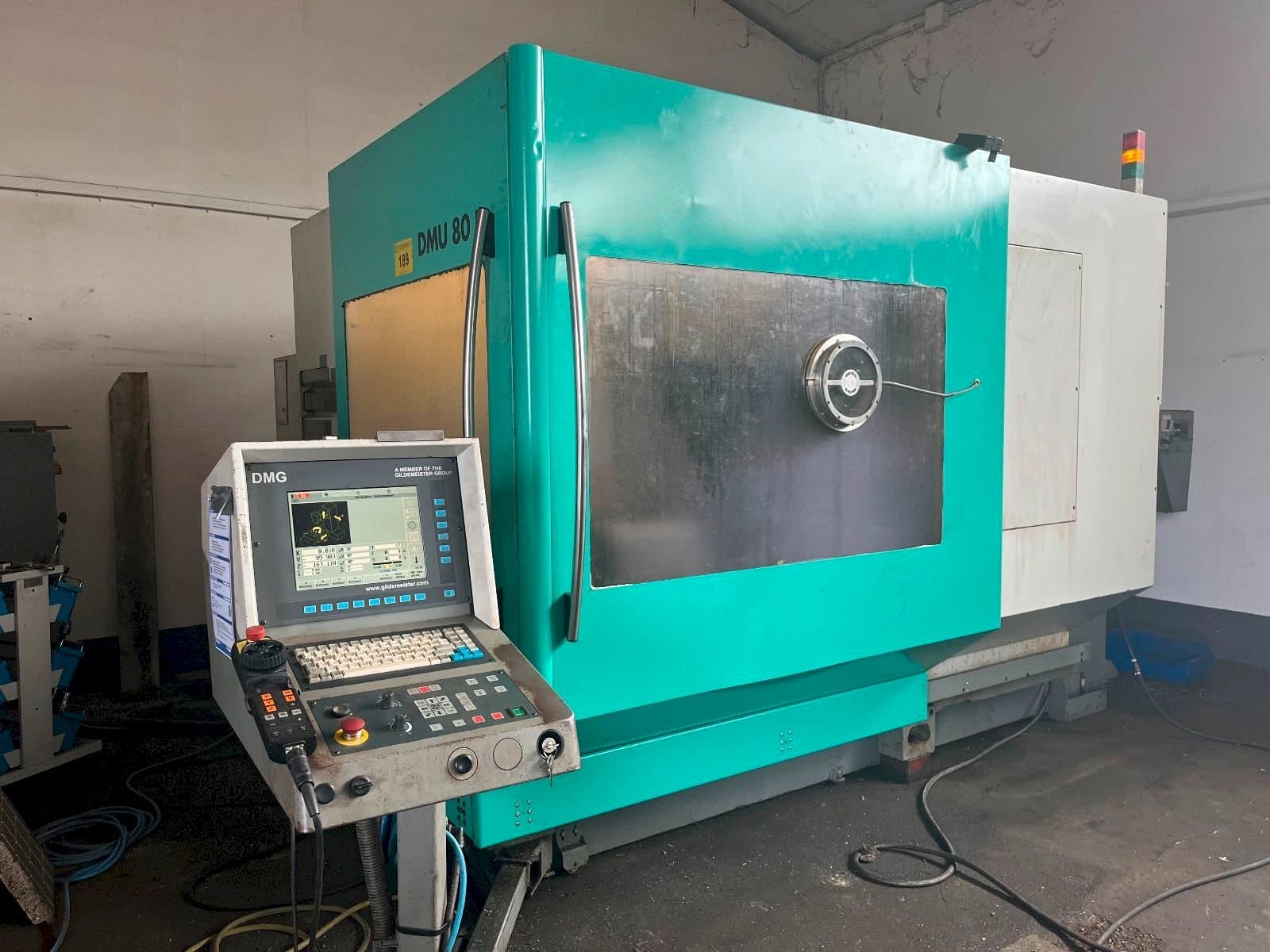 Masina DMG Deckel Maho DMU 80 P   eestvaade