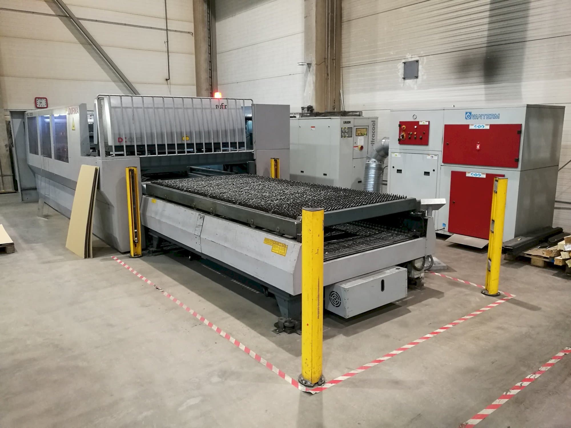 Masina Durma HDL 3015   vasaku külje vaade