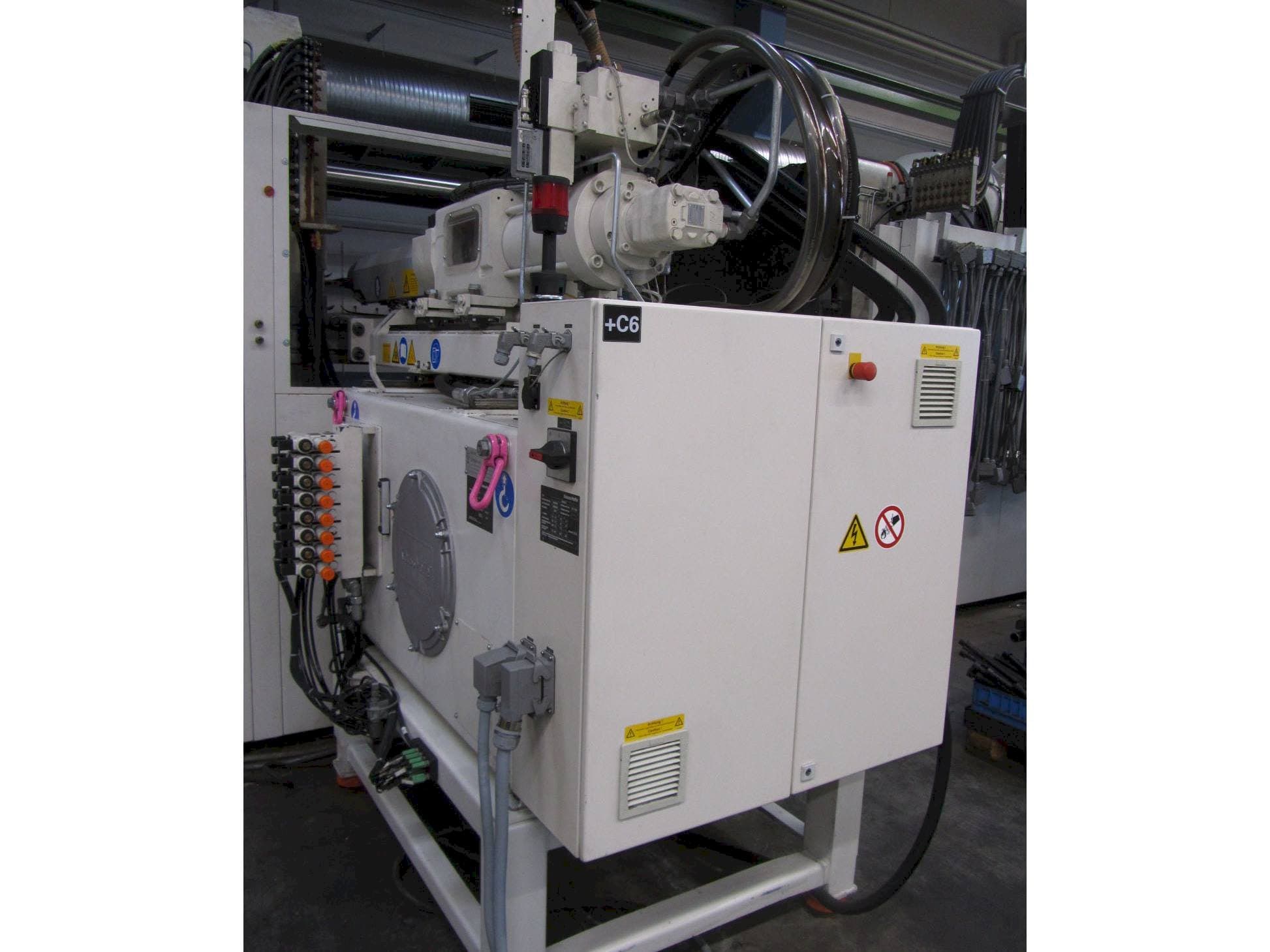 Masina Krauss Maffei 750 BO L   eestvaade