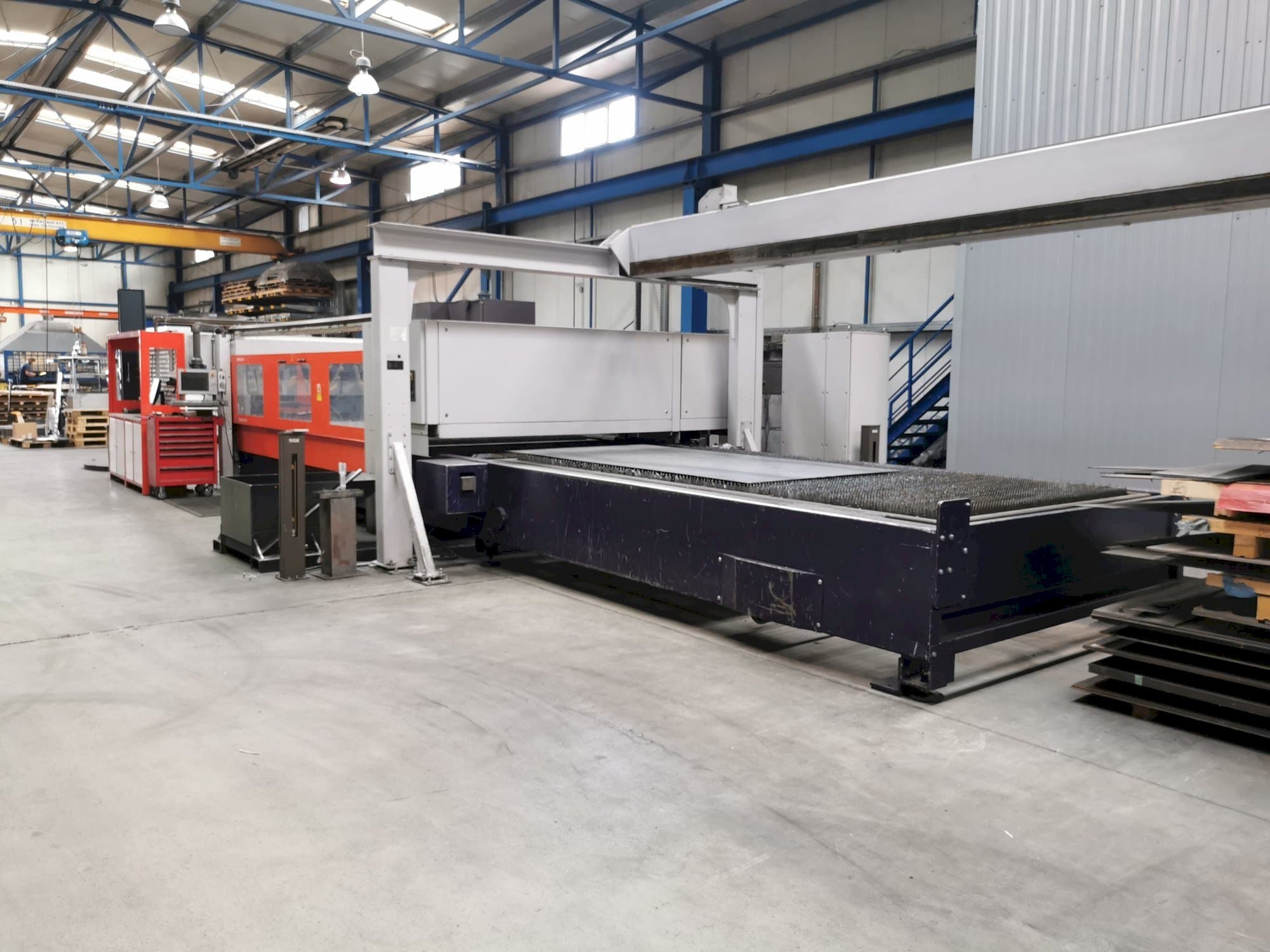 Masina Bystronic Bystar 4020   eestvaade