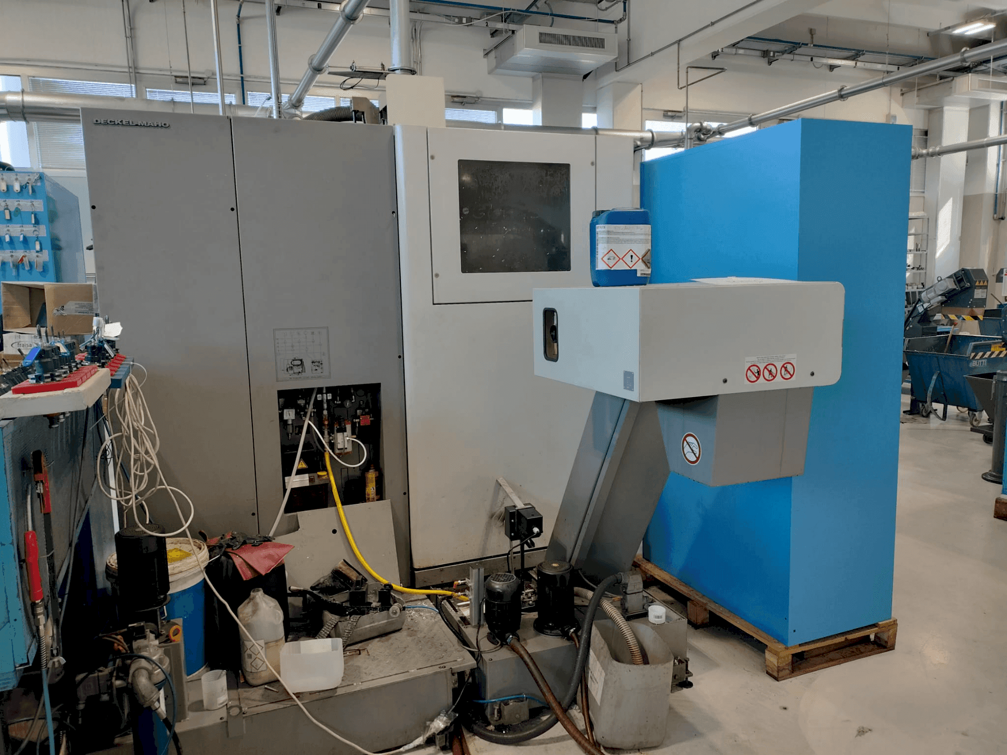 Masina DMG DECKEL MAHO DMC 635V   eestvaade