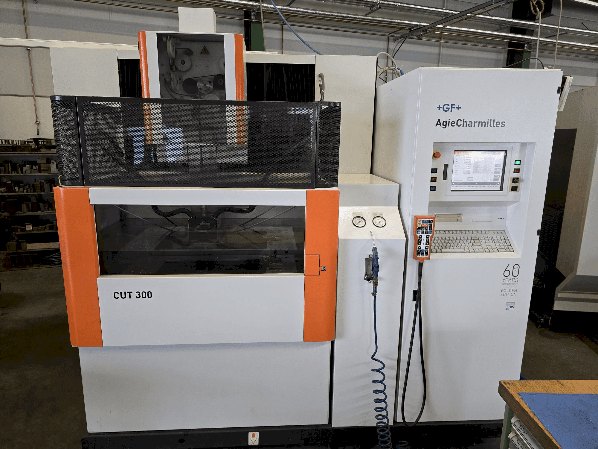 Masina AgieCharmilles CUT 300   eestvaade