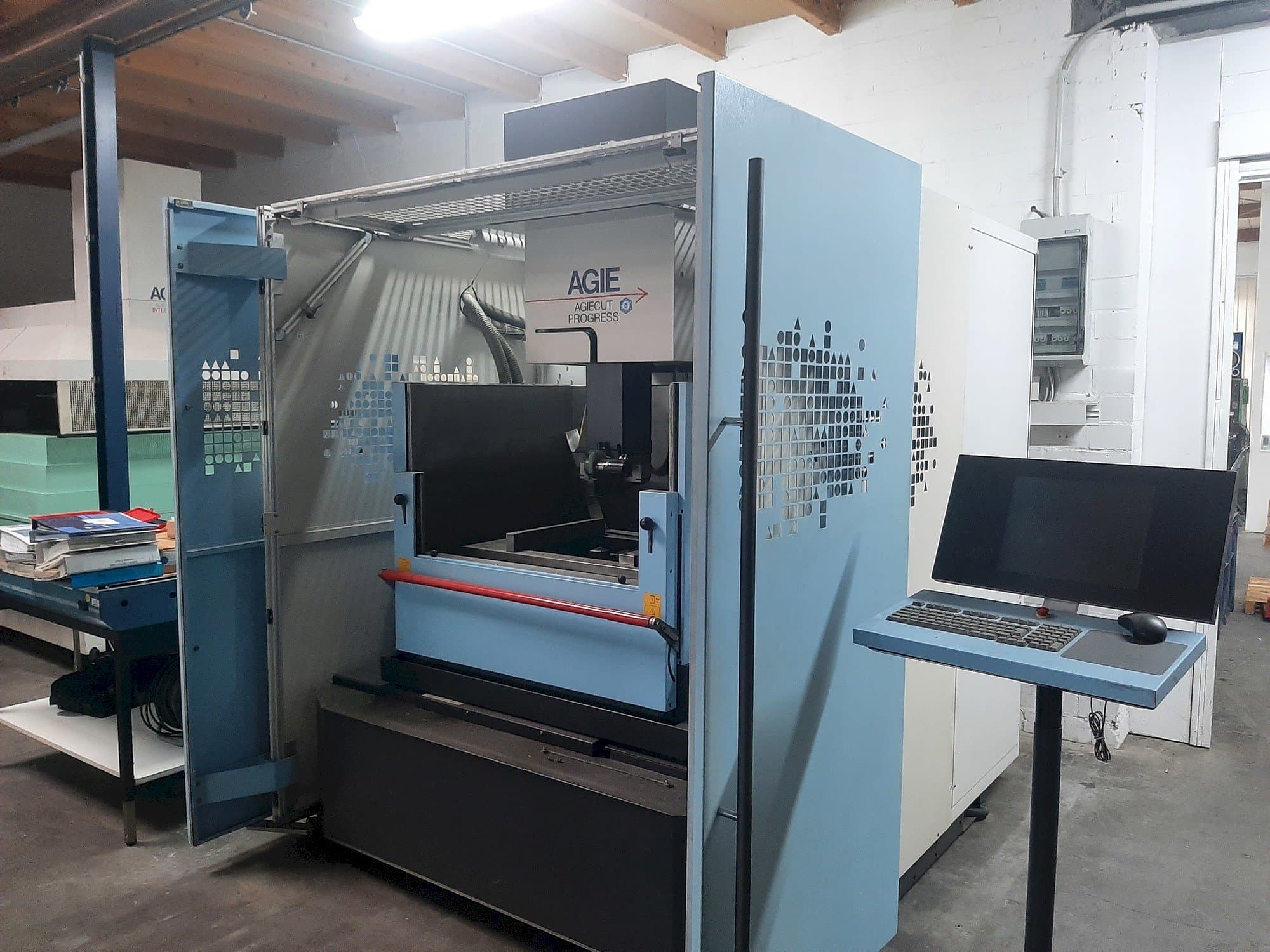 Masina AGIE Agiecut Progress 3   eestvaade