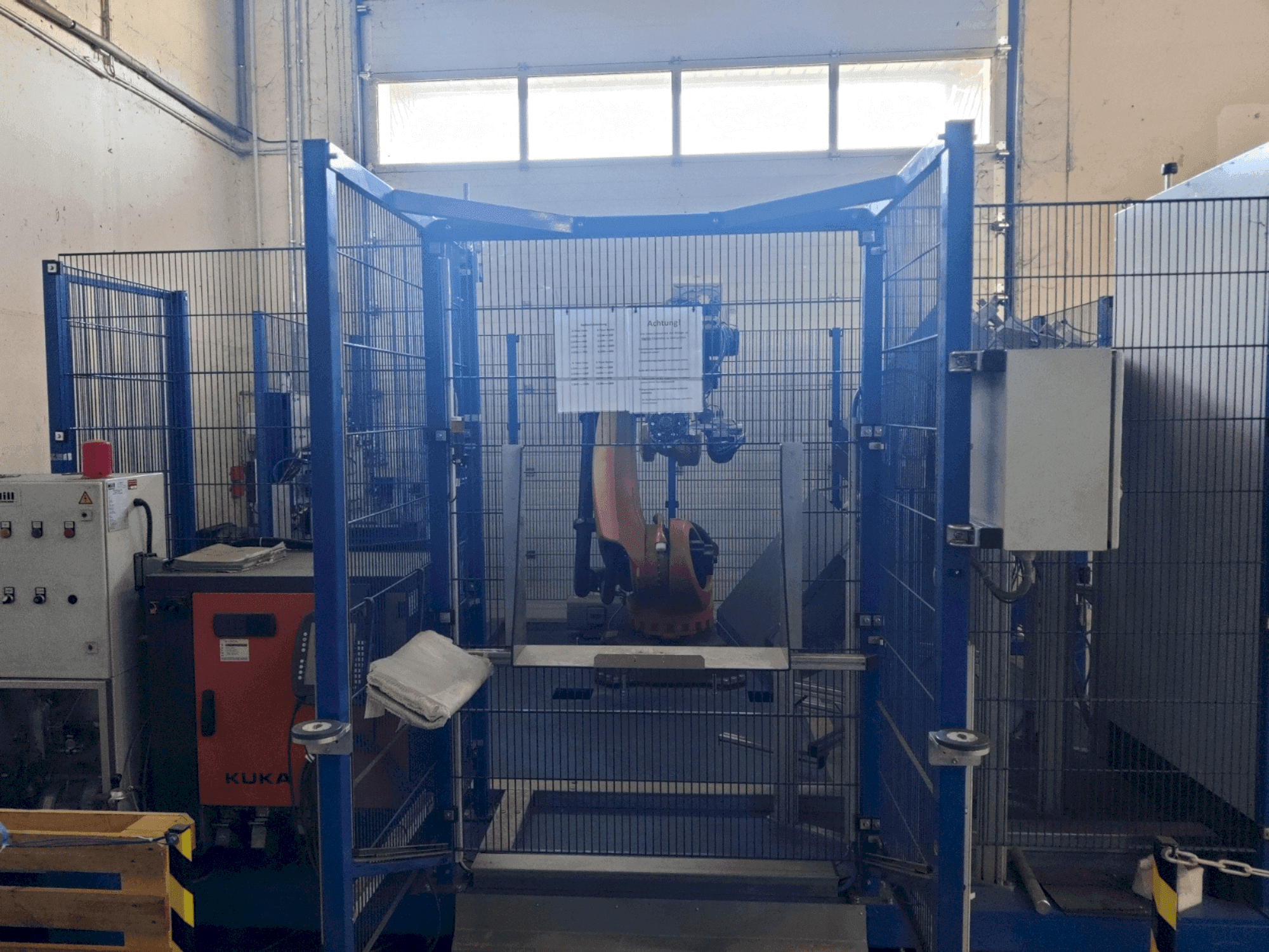 Masina KUKA KR 120 R 2500 pro   eestvaade