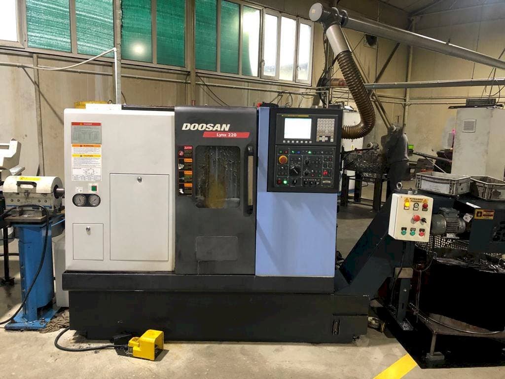 Masina Doosan Lynx 220 B   eestvaade