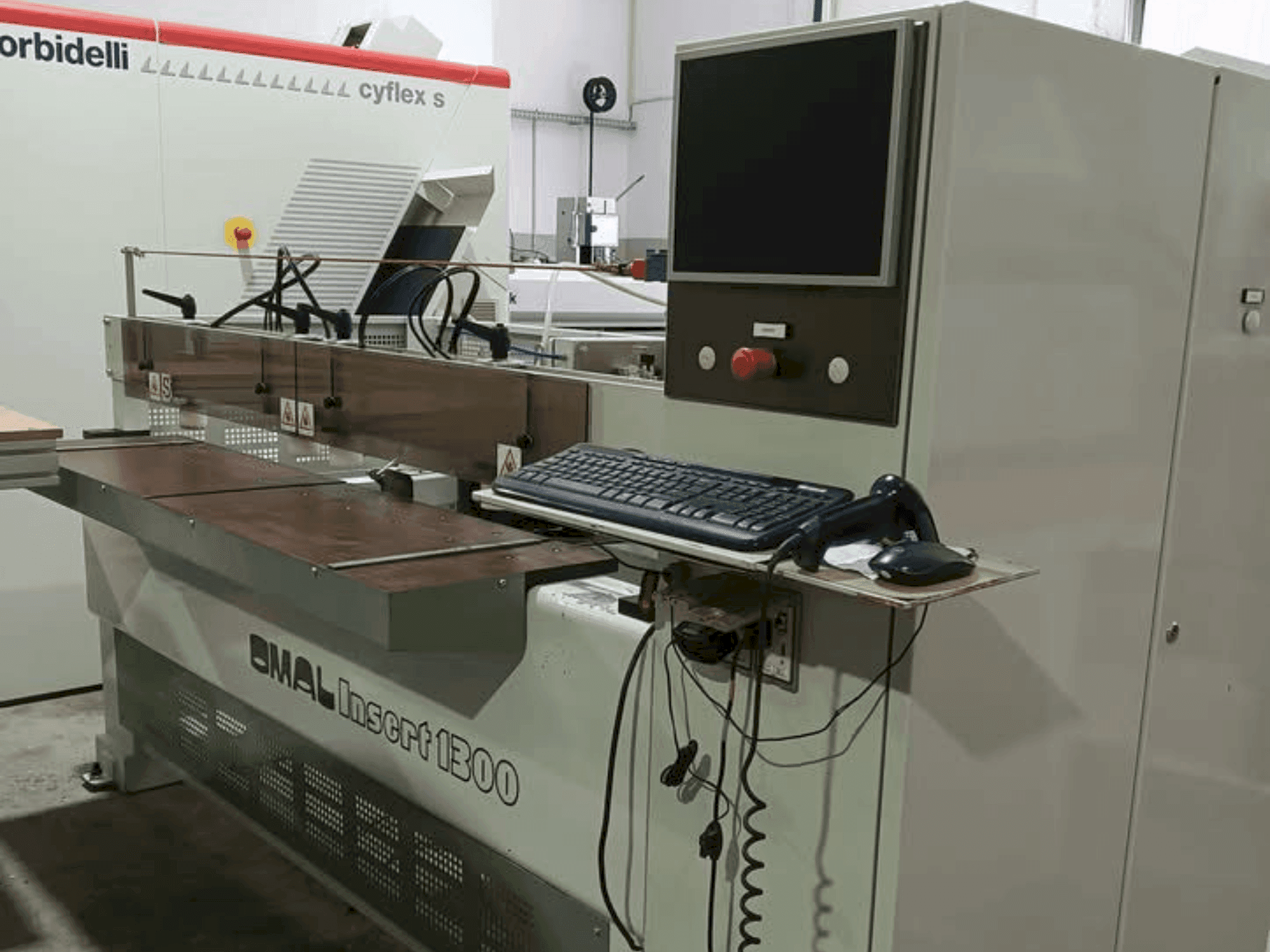 Masina OMAL Insert 1300   eestvaade
