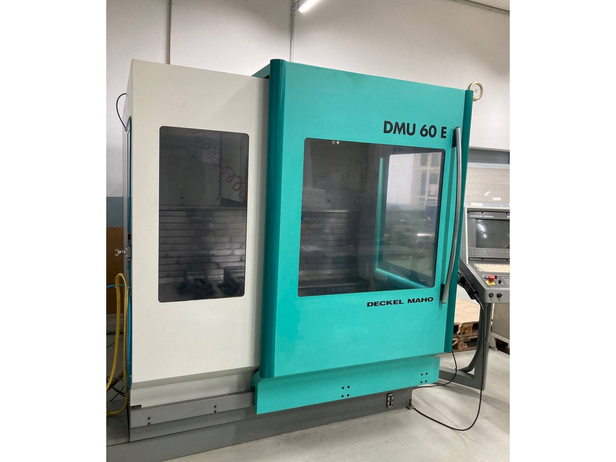 Masina DECKEL MAHO DMU 60 E   eestvaade