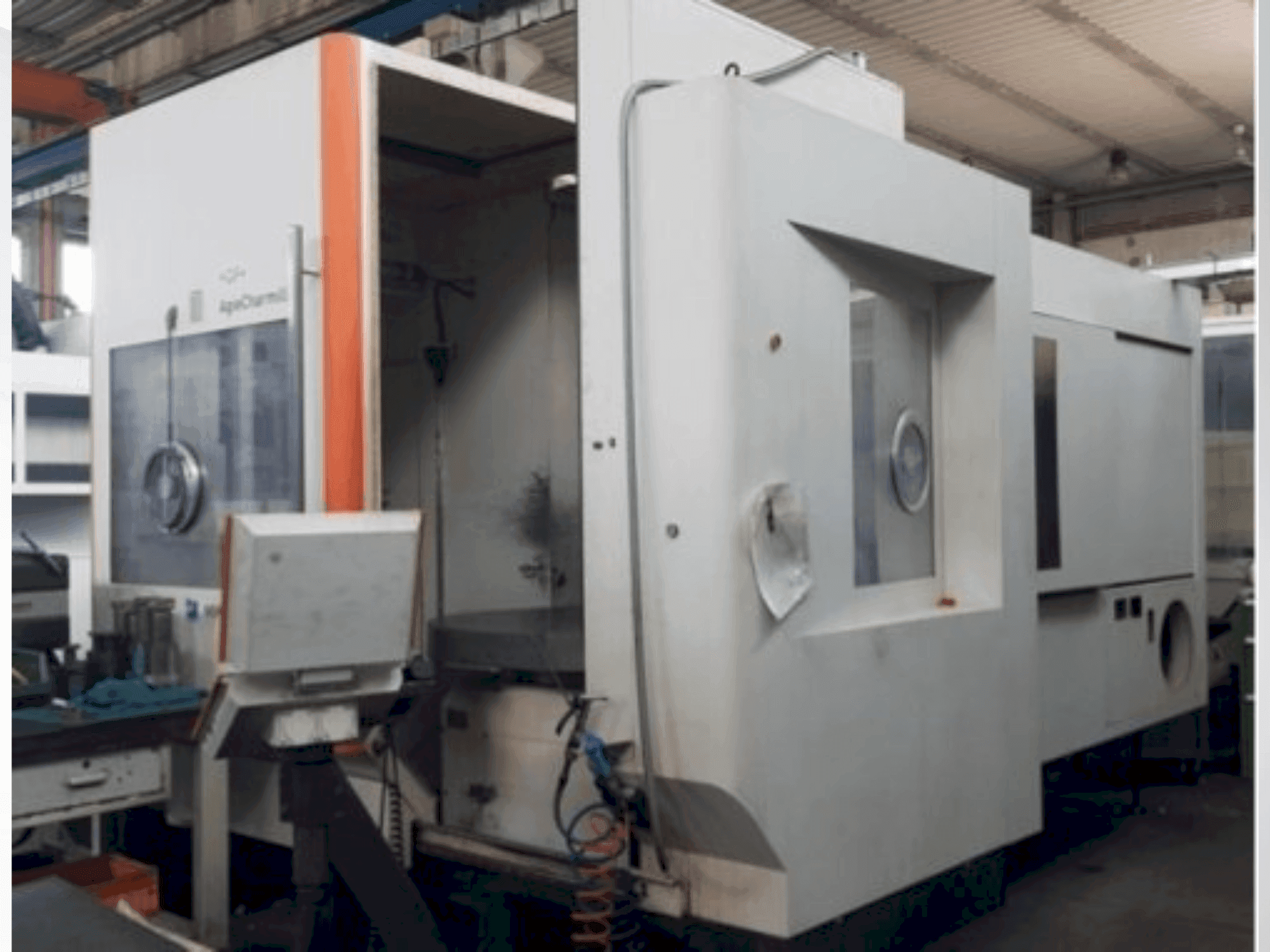 Masina MIKRON HPM 1350U   eestvaade