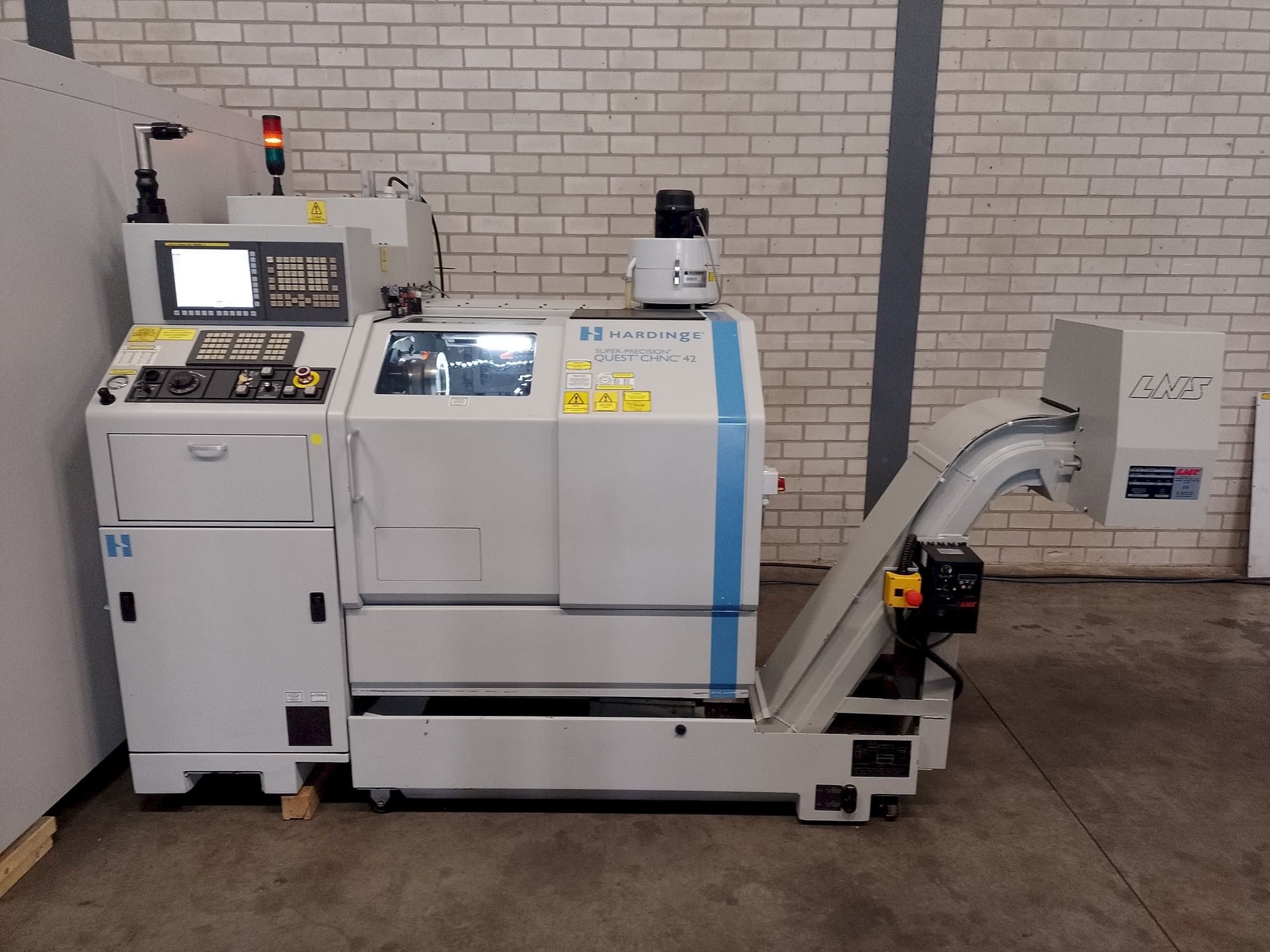 Masina HARDINGE Quest chnc 42   eestvaade