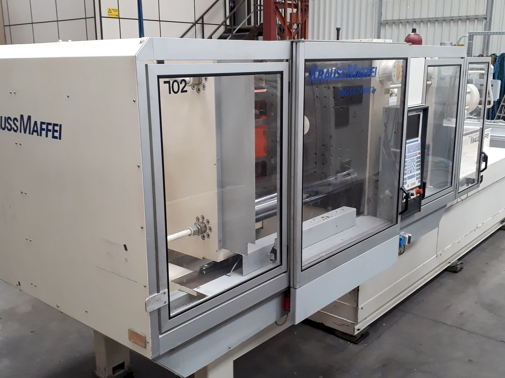 Masina Krauss Maffei 250-1400 C2   eestvaade