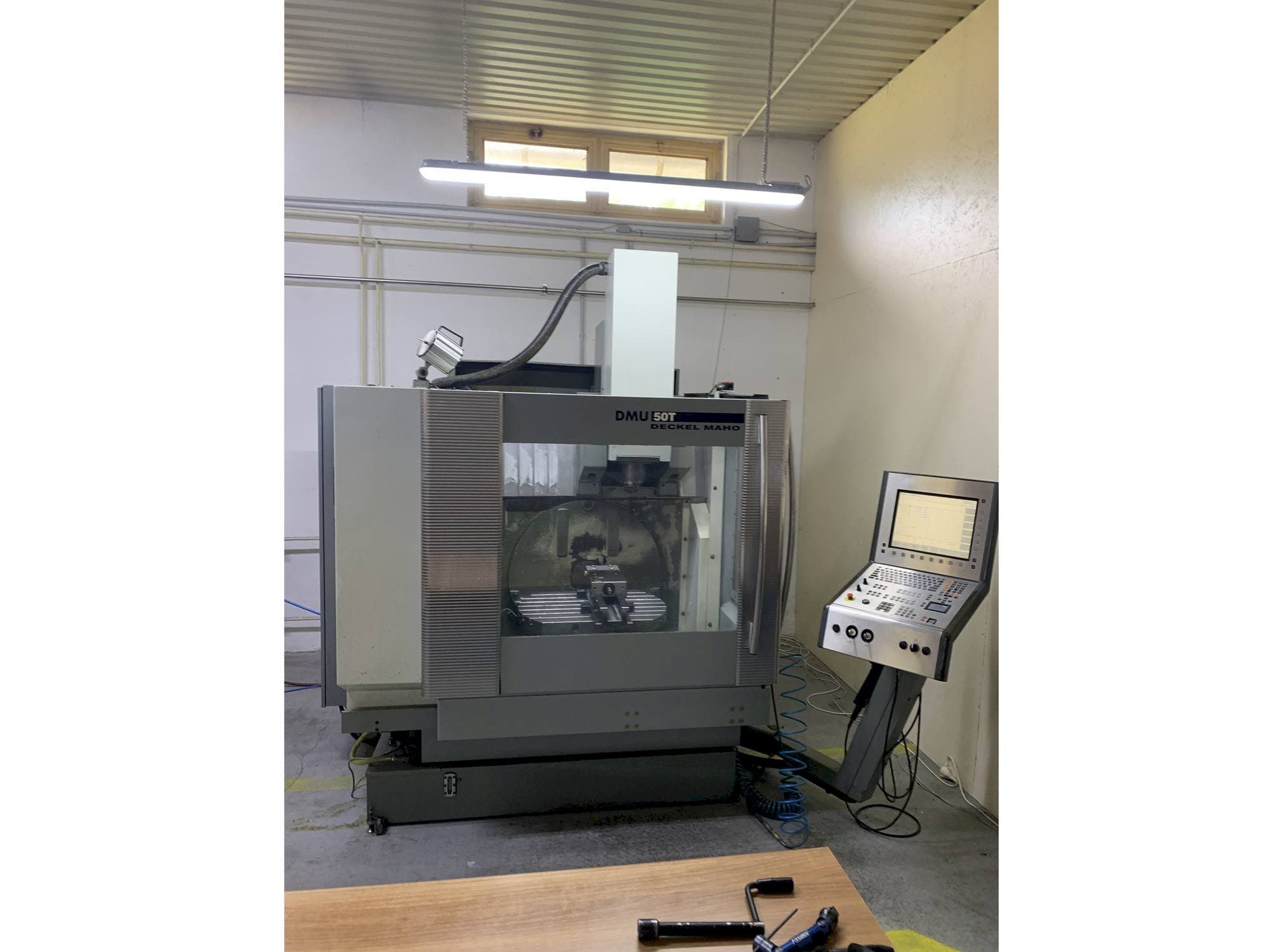 Masina DECKEL MAHO DMU 50T   eestvaade