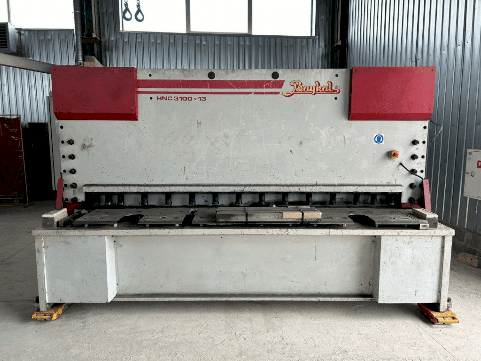 Masina Baykal HNC 3100x13   eestvaade