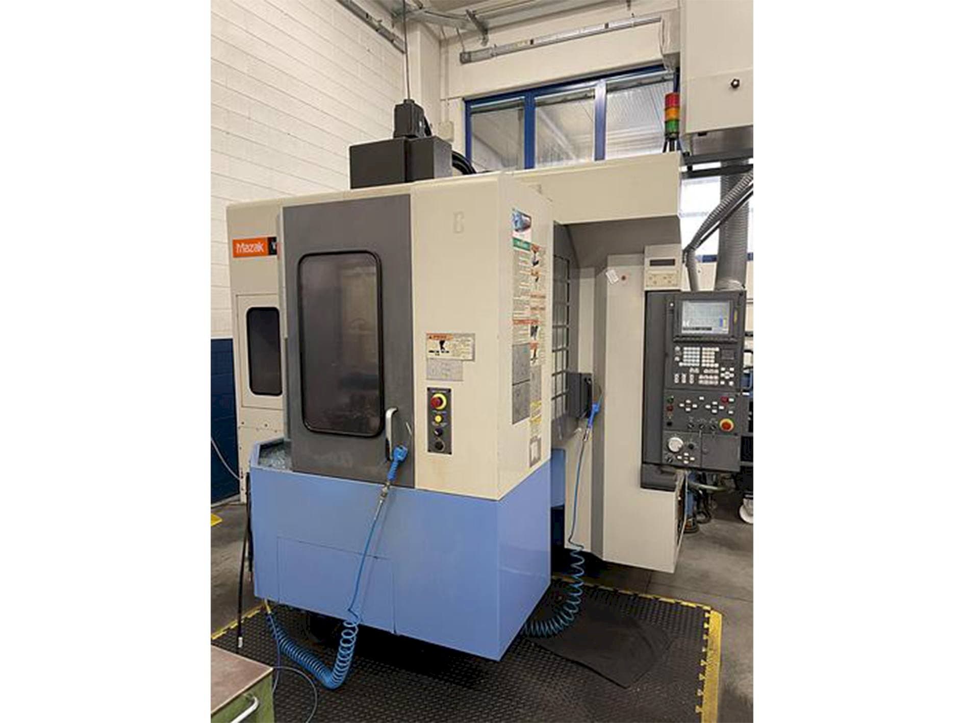Masina Mazak Variaxis 500-5X   eestvaade
