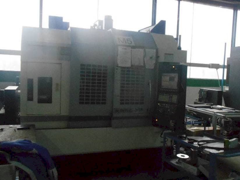 Masina Okuma GENOS M560R-V   eestvaade