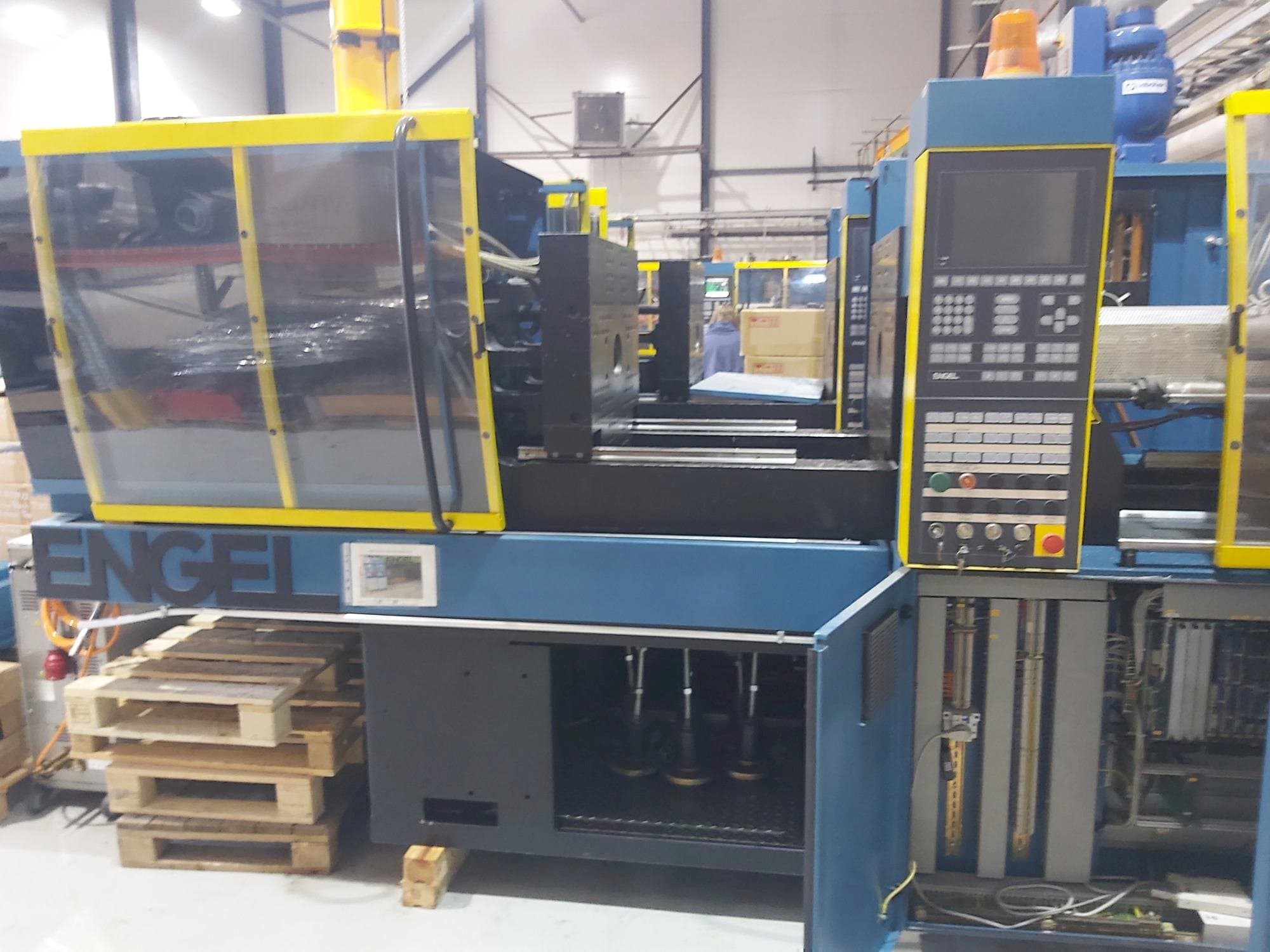 Masina ENGEL ES 330/80 HL   eestvaade