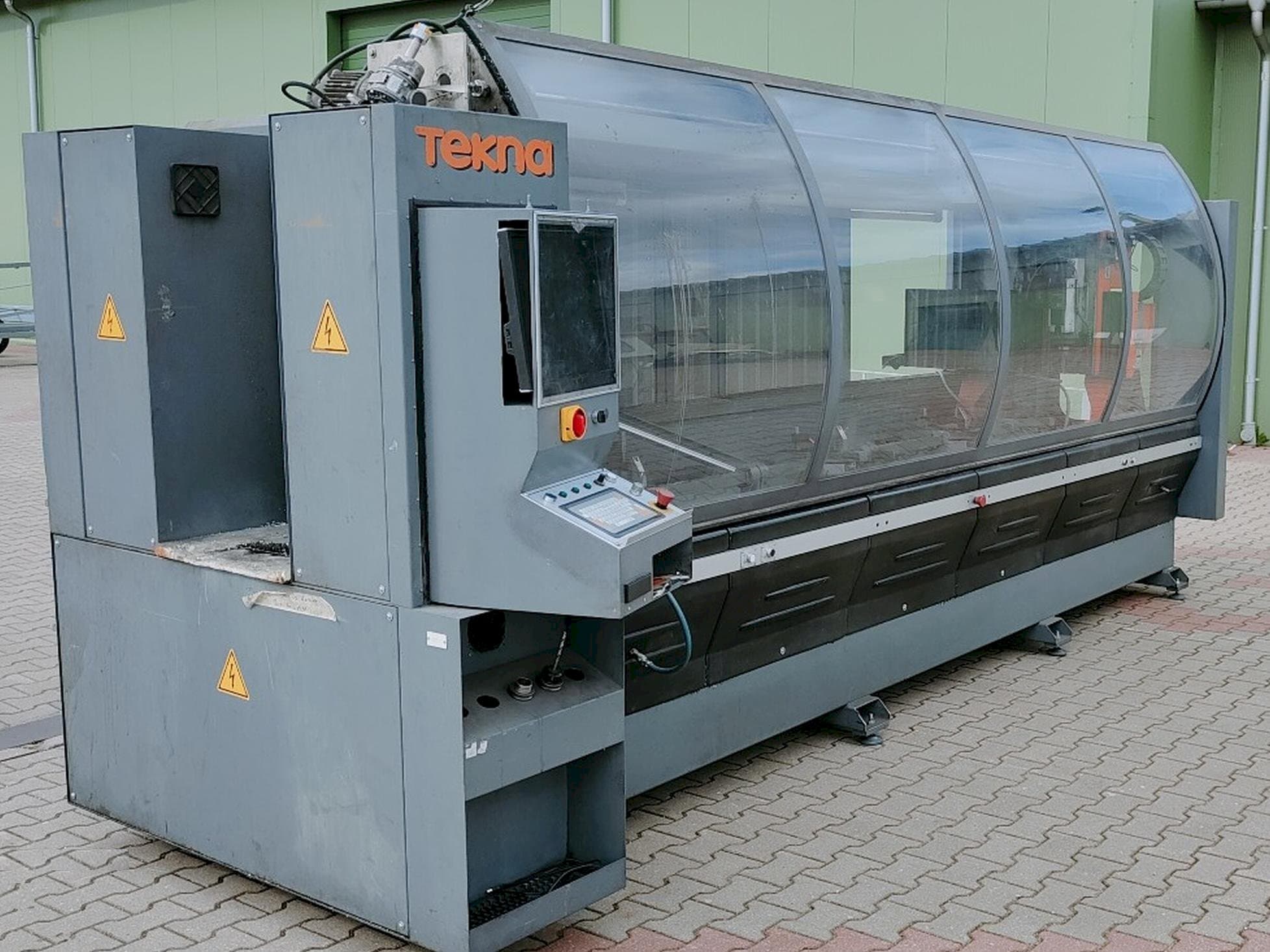 Masina Tekna TK427-3   eestvaade