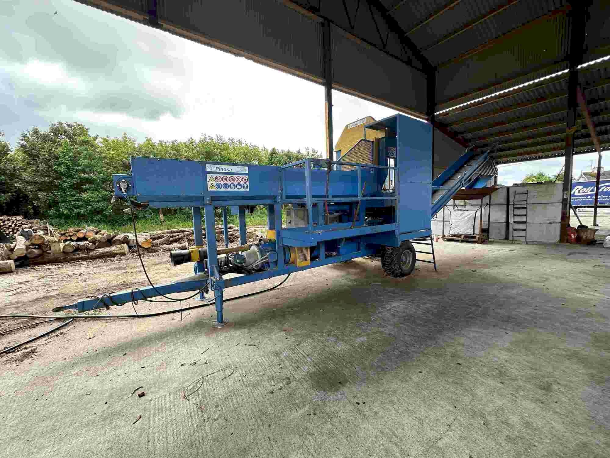 Masina PINOSA CPE 1200   eestvaade