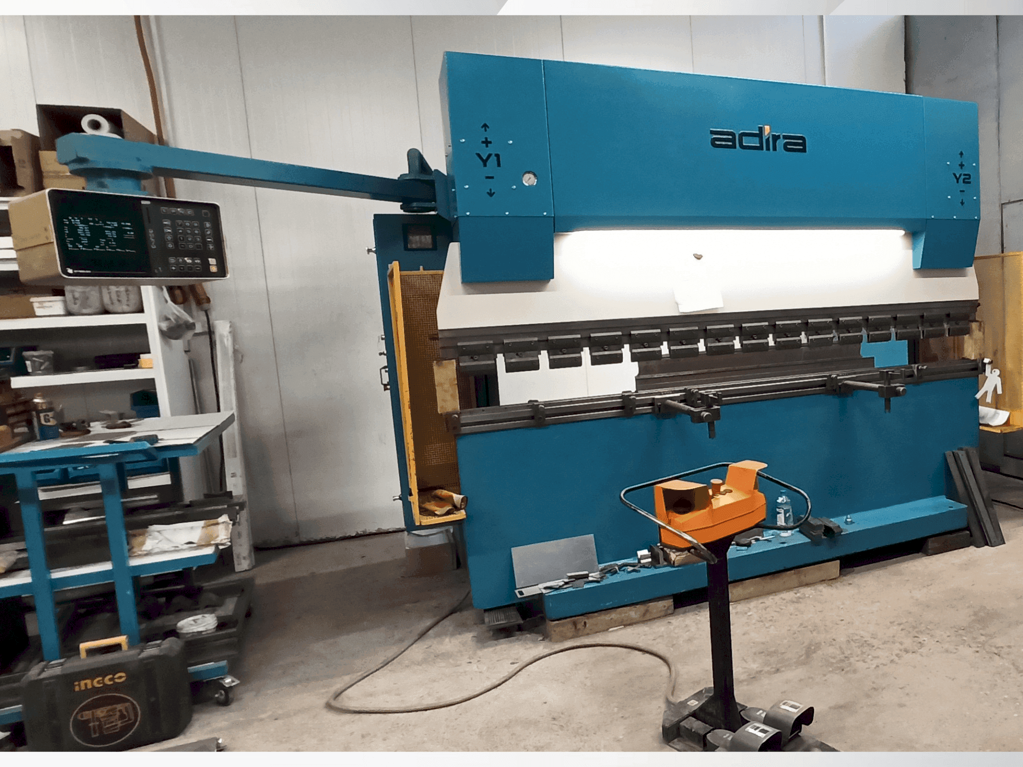 Masina ADIRA QIH-11030 DNC CR   eestvaade