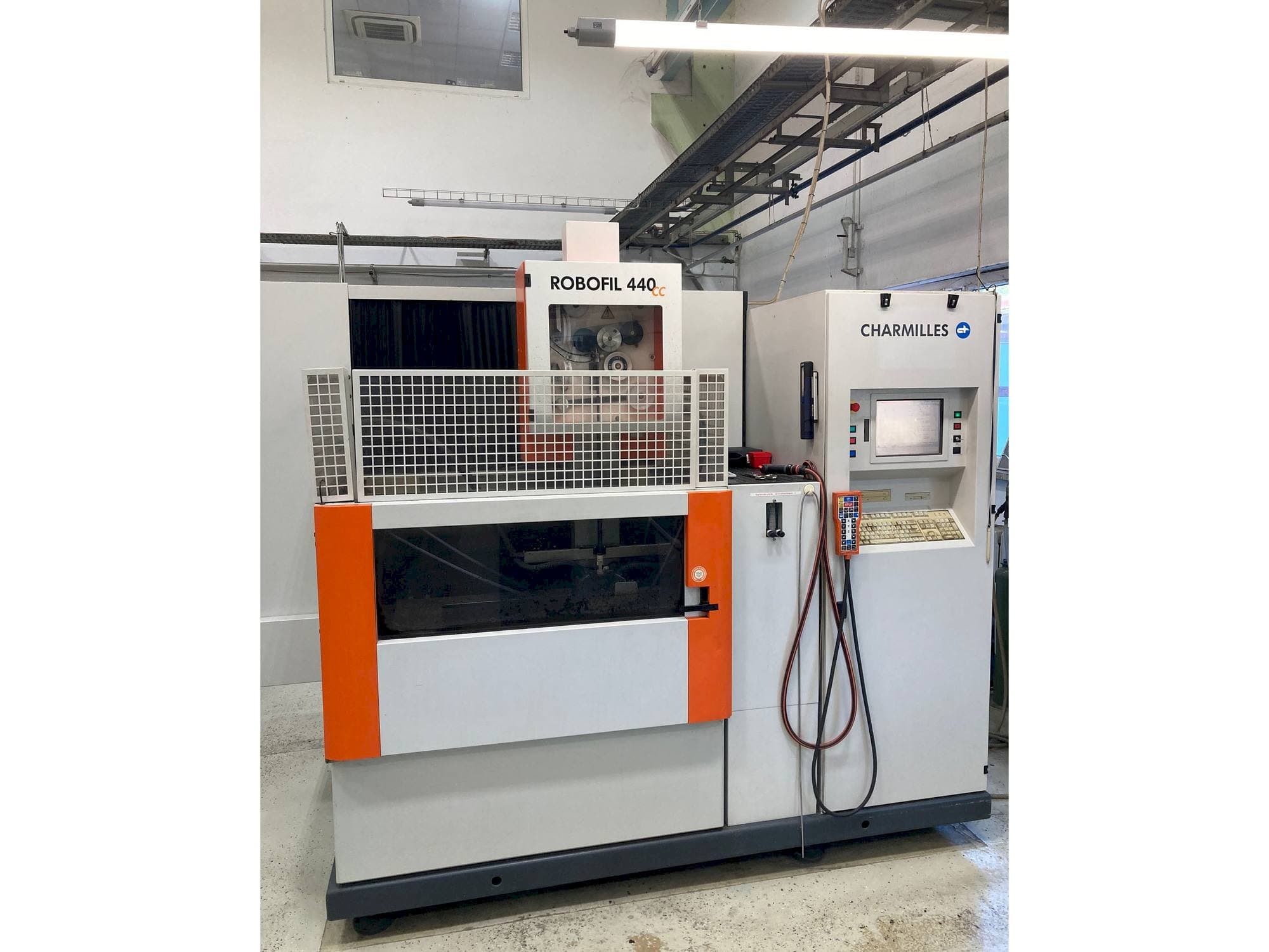 Masina CHARMILLES Robofil 440 CC   eestvaade