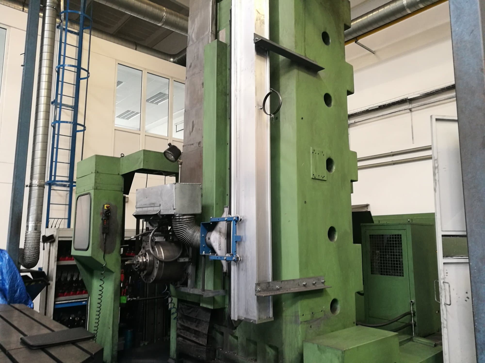 Masina TOS WHN 130   eestvaade