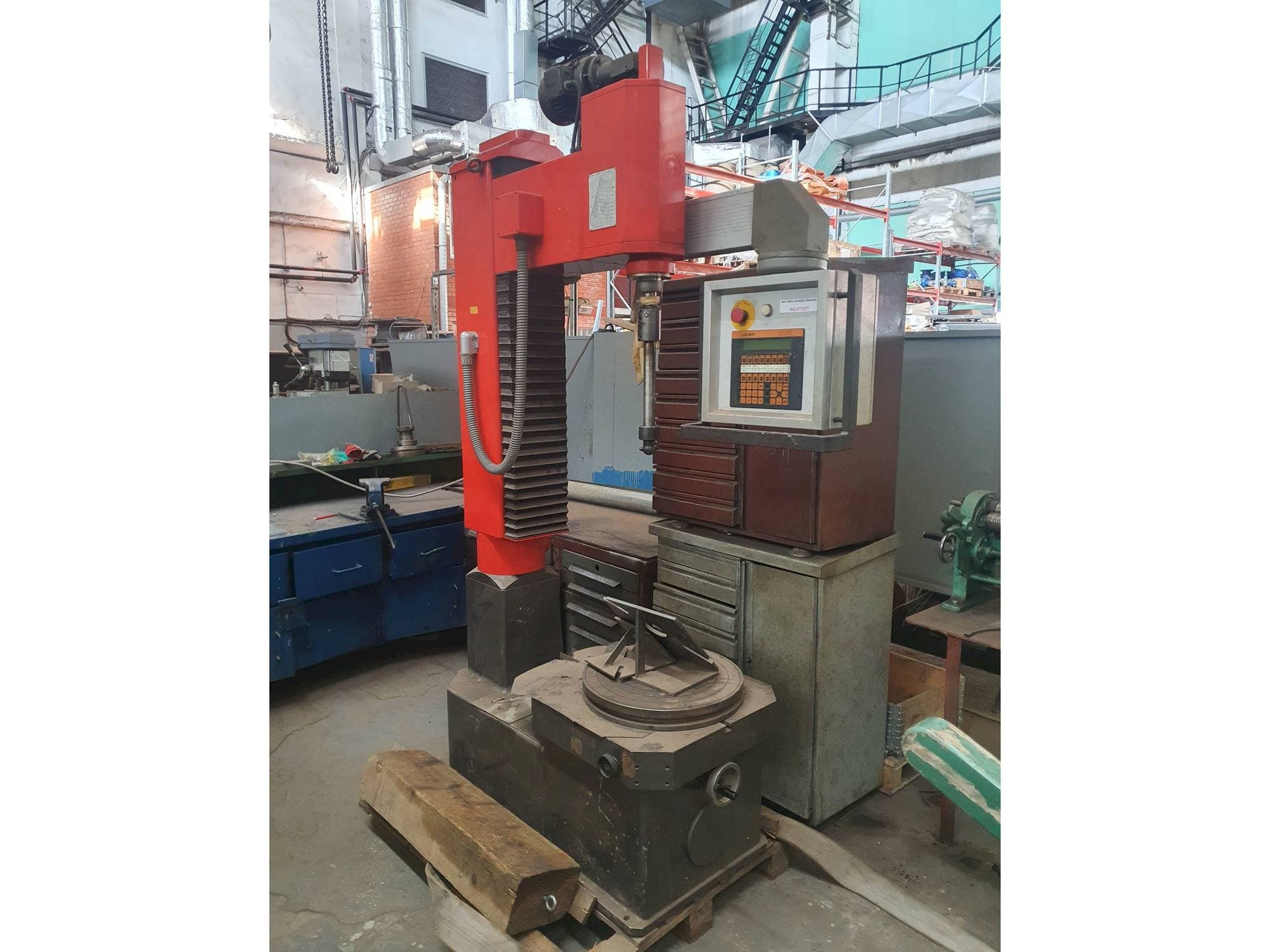 Masina TAUMELUS III N   eestvaade