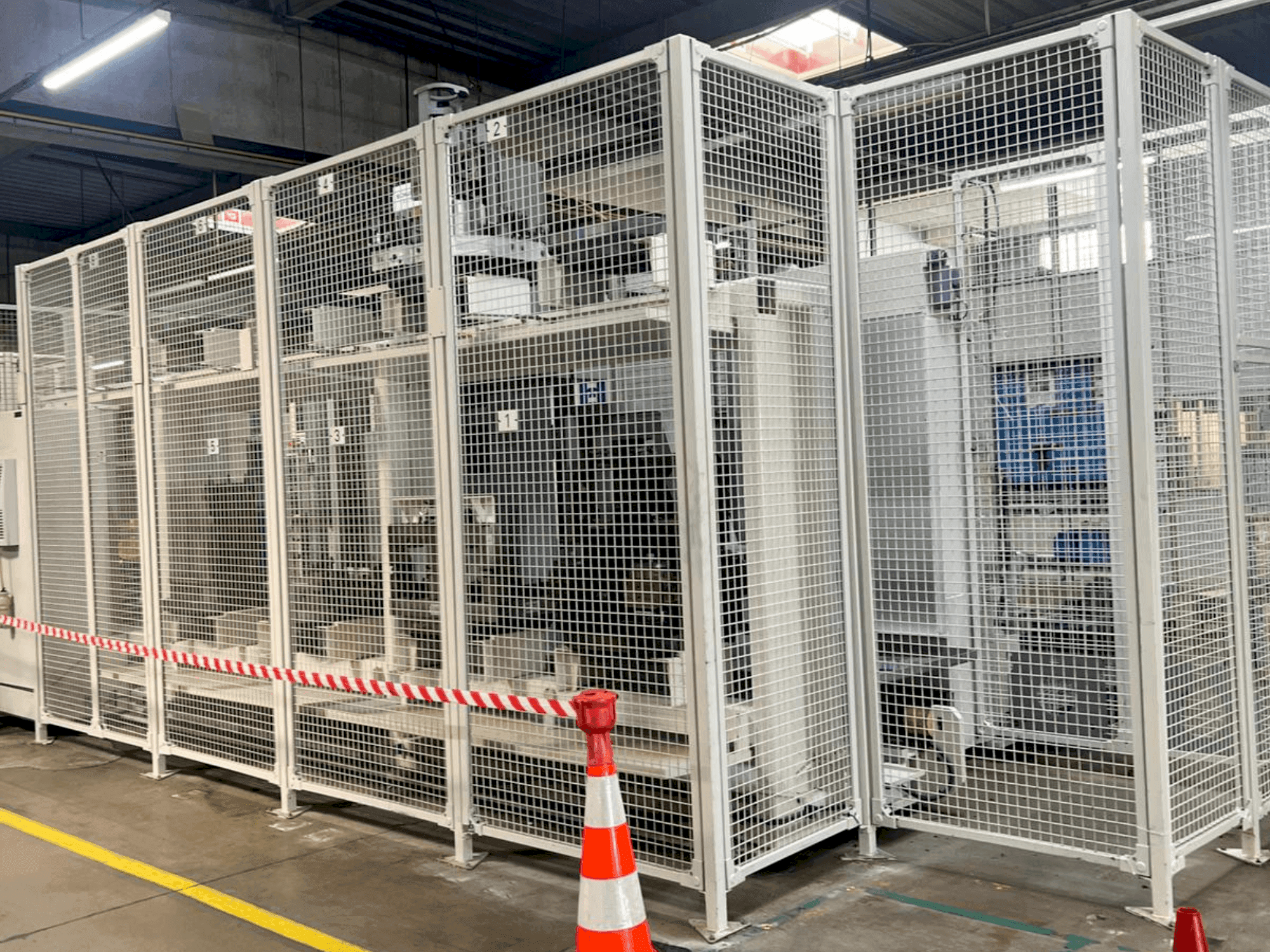 Masina HELLER MCH 250   eestvaade