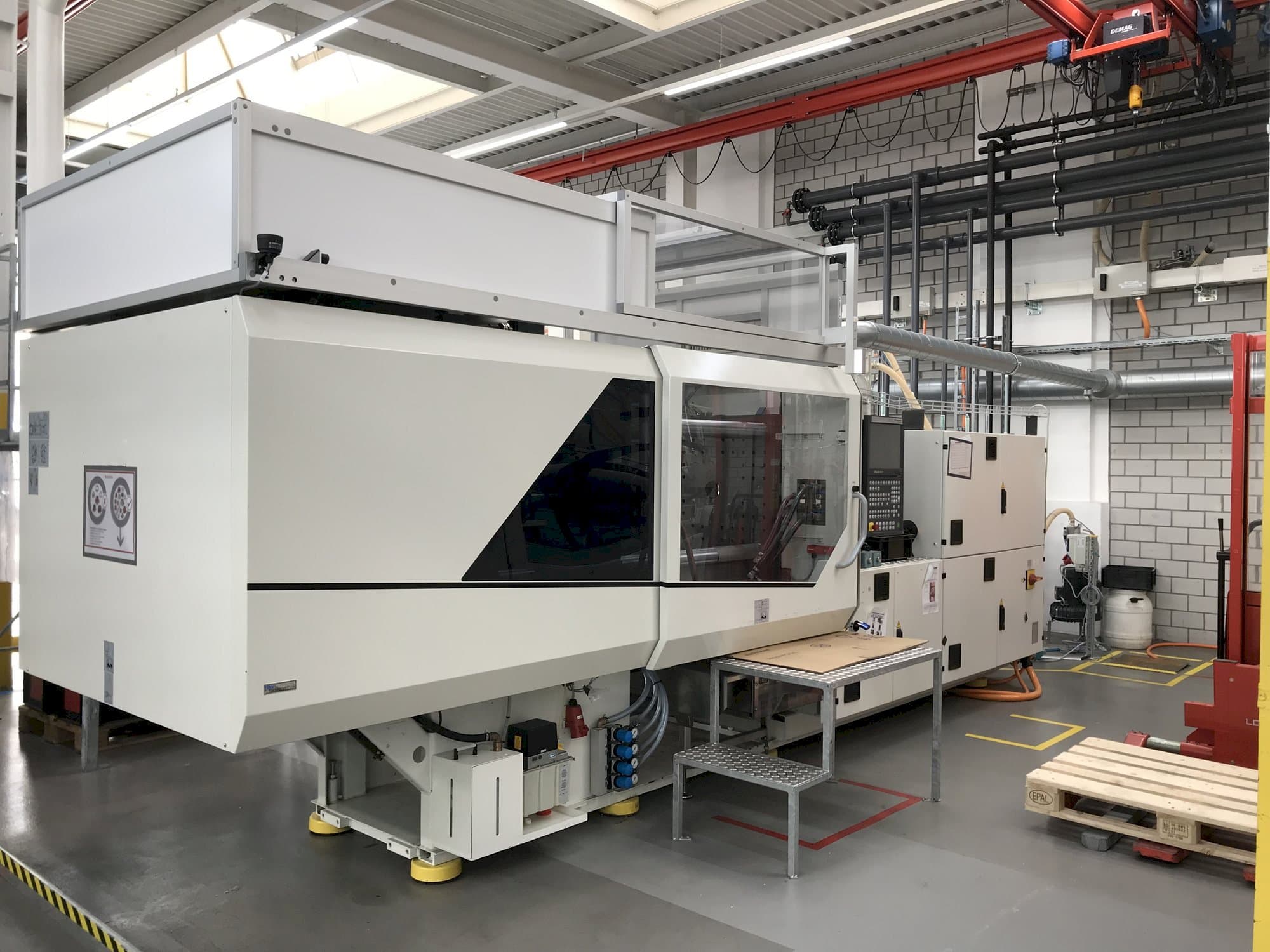Masina Sumitomo Demag EL-EXIS SP 200/560-675   eestvaade