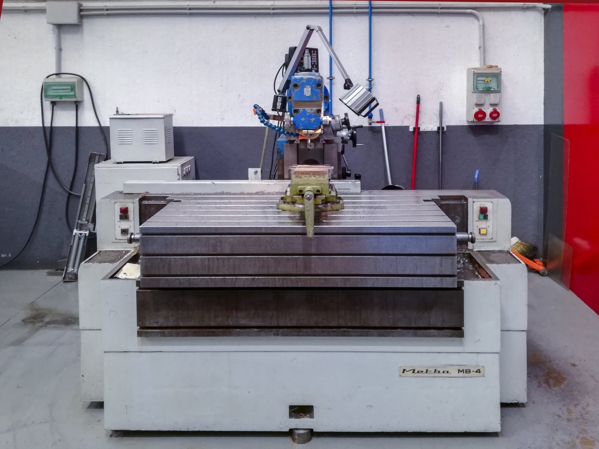 Masina Metba MB-4 eestvaade