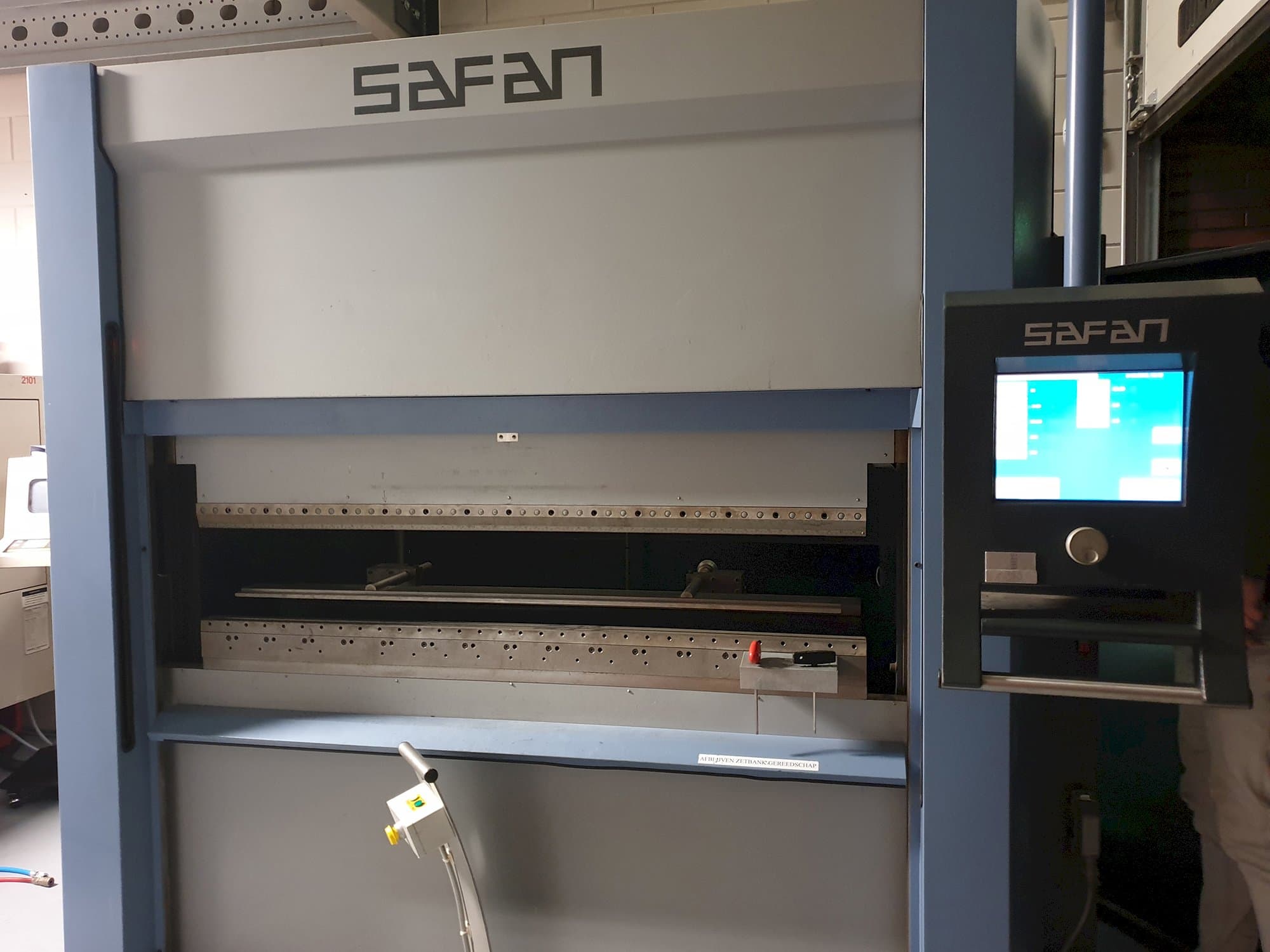 Masina Safan SMK 32-K-1600  eestvaade