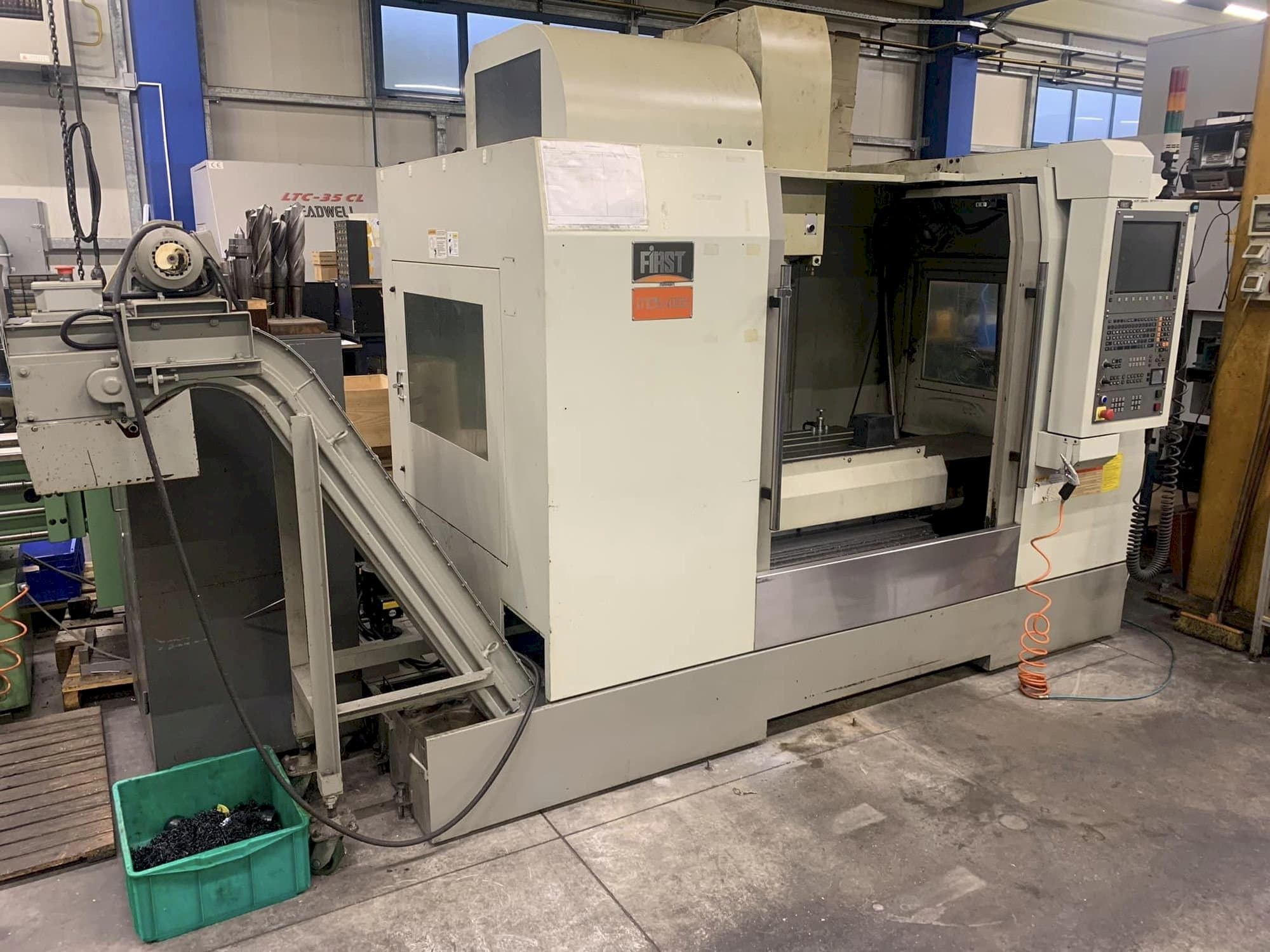 Masina FIRST MCV 1000   eestvaade