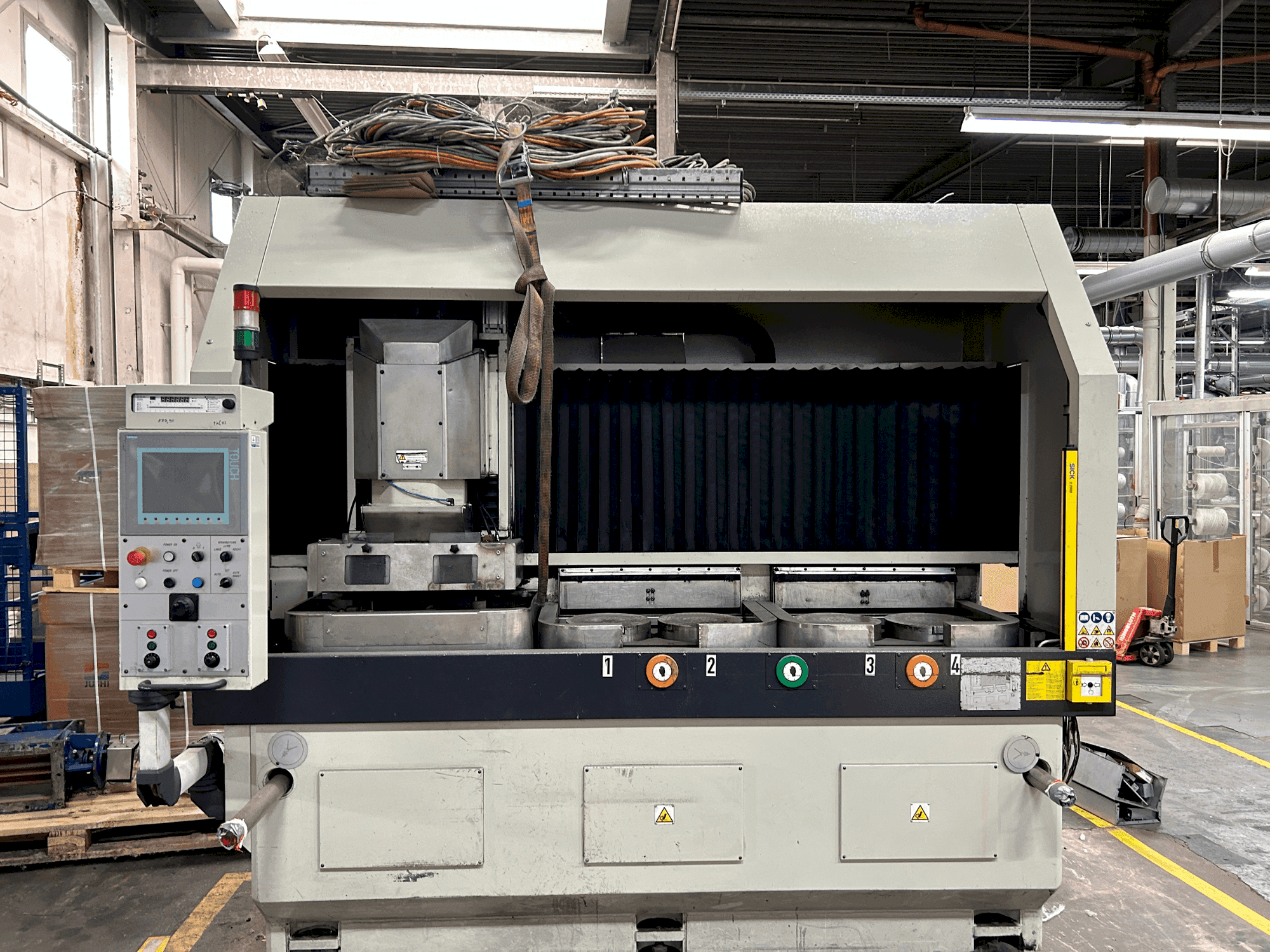 Masina Lodi VHP 300 4T CN   eestvaade