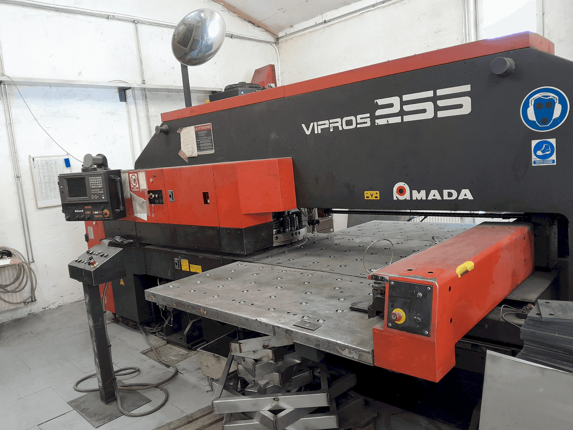 Masina AMADA Vipros 255   eestvaade