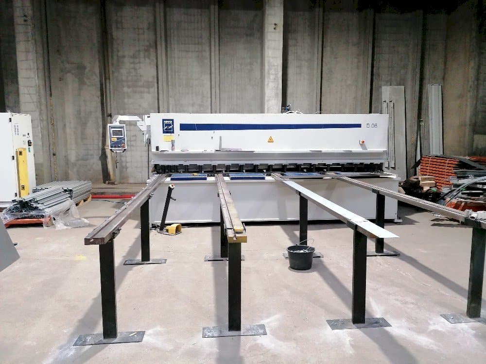 Masina MVD B06-4000   eestvaade