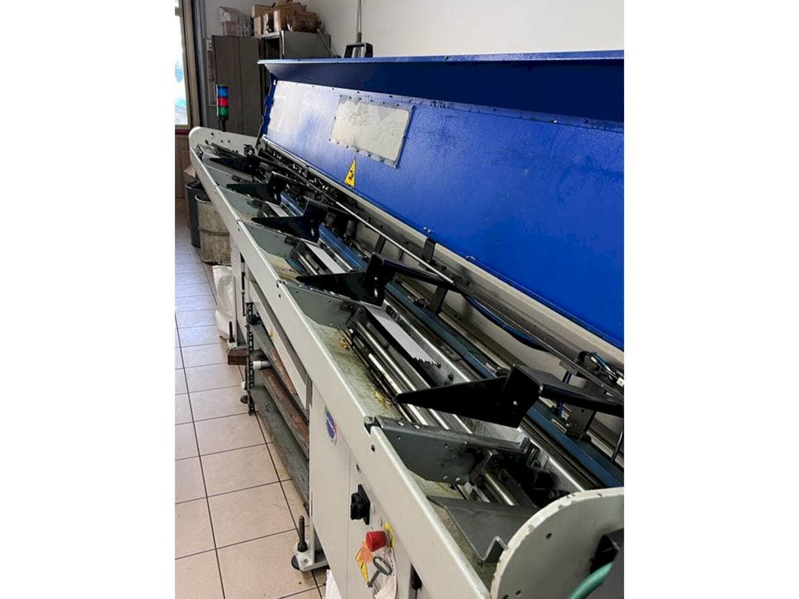 Masina TSUGAMI HS207   parema külje vaade