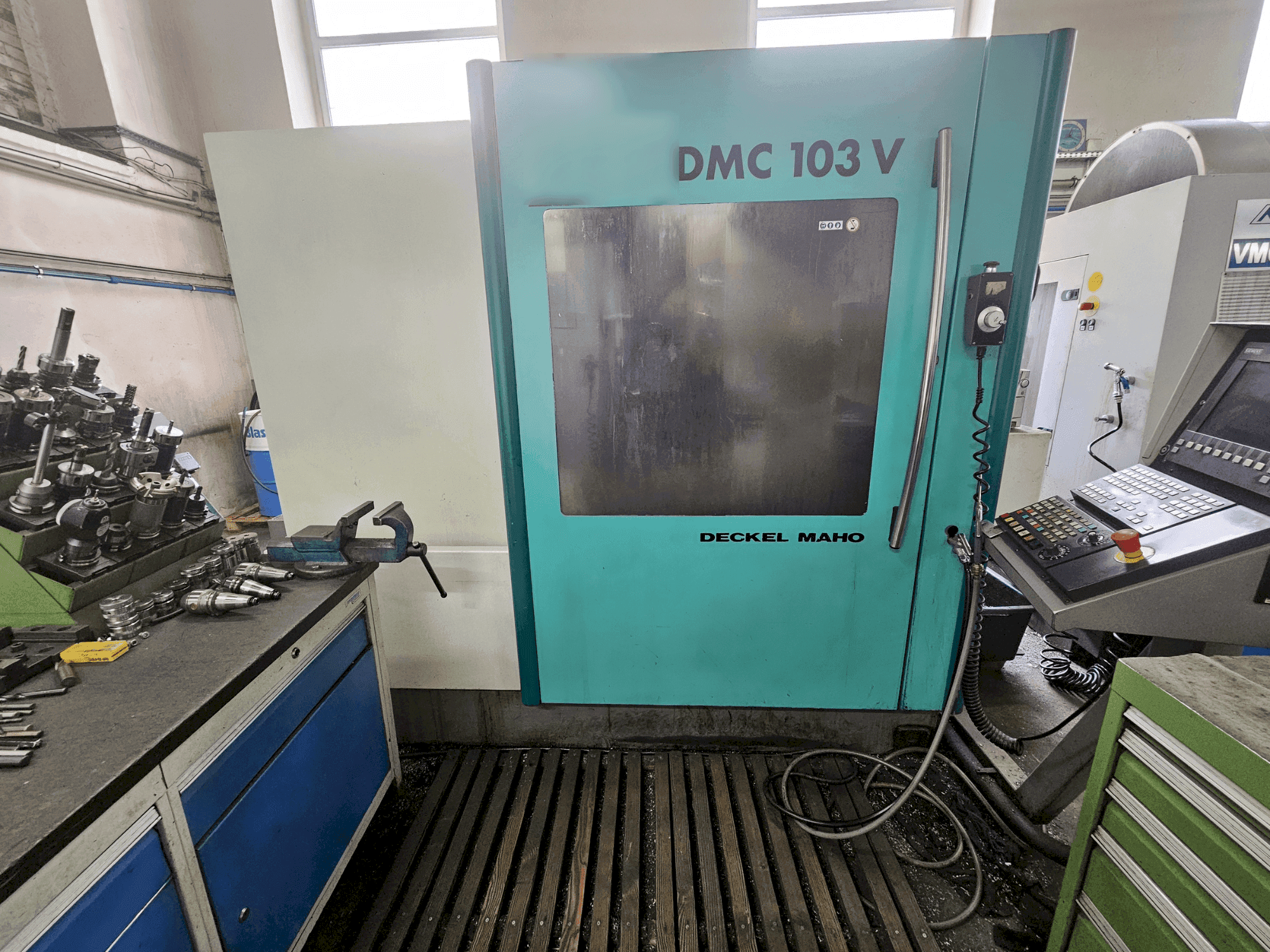 Masina DECKEL MAHO DMC 103V   eestvaade