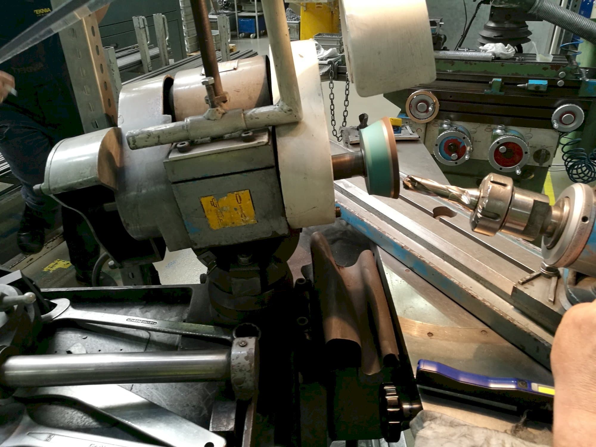 Masina ELITE AR5-E   eestvaade