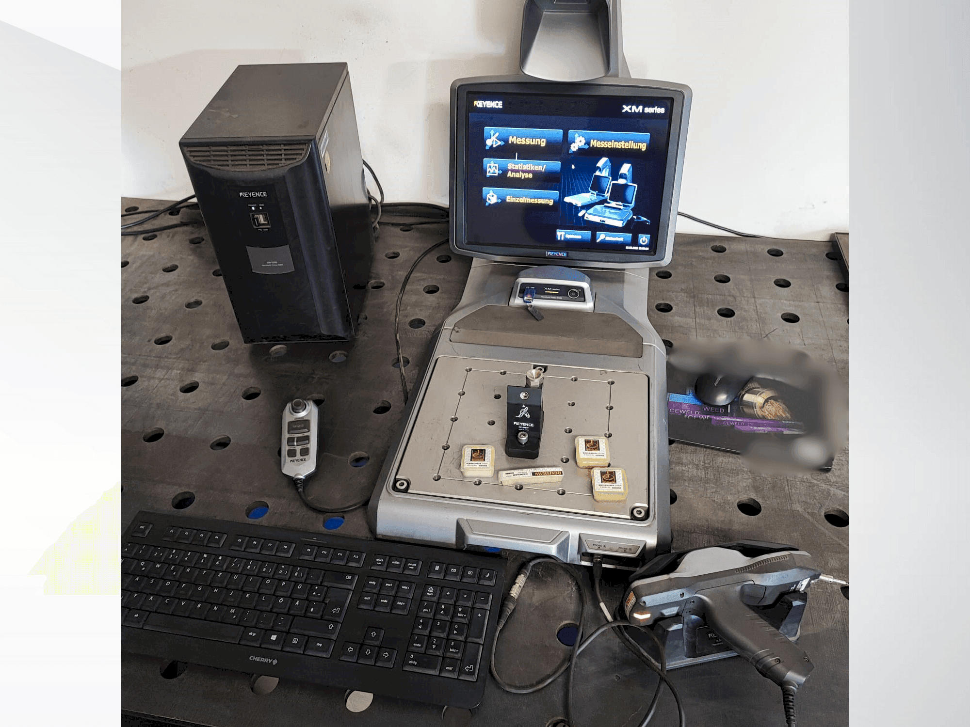 Masina KEYENCE XM-1000   eestvaade