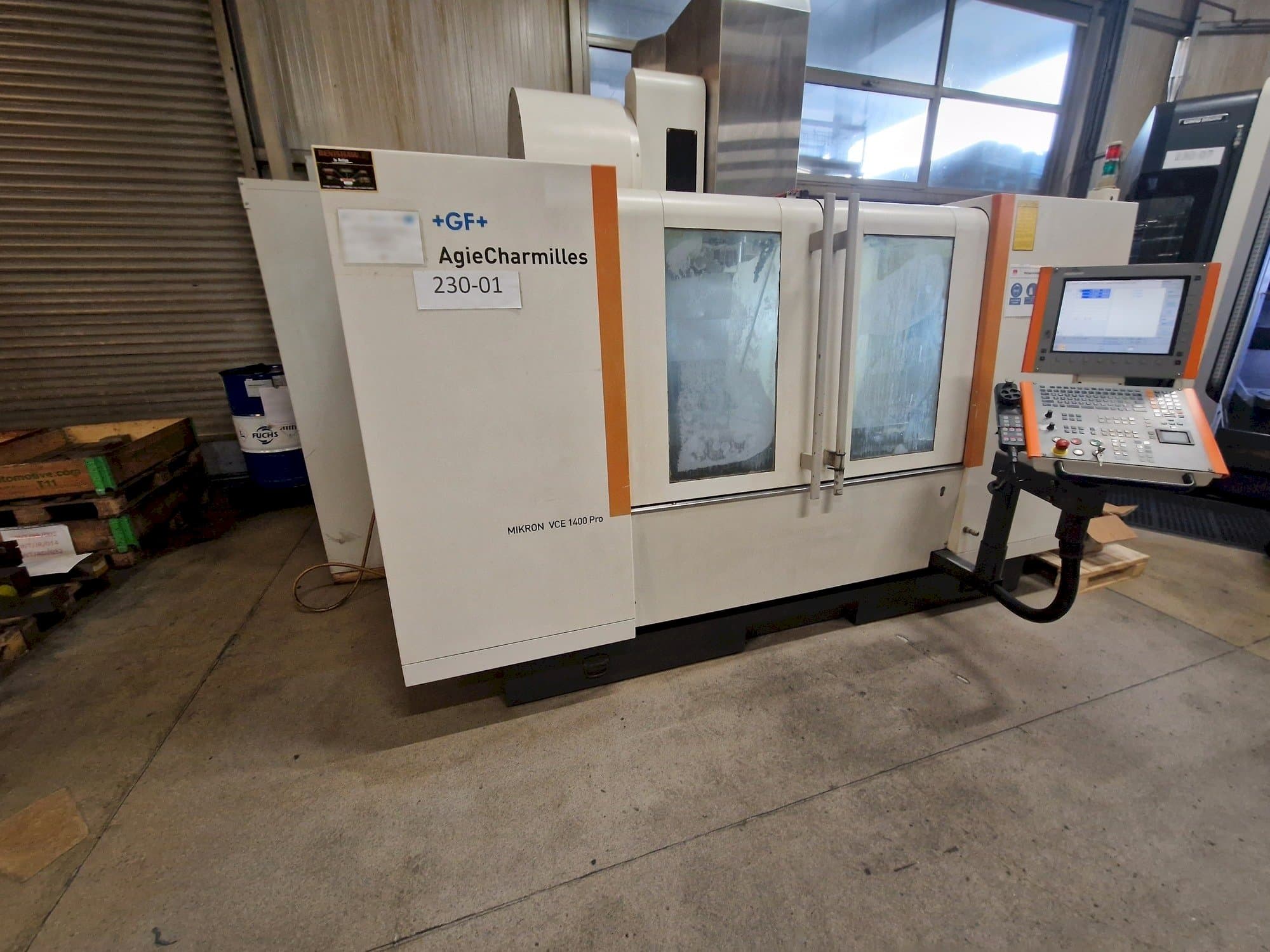 Masina AgieCharmilles MIKRON VCE 1400 PRO   vasaku külje vaade