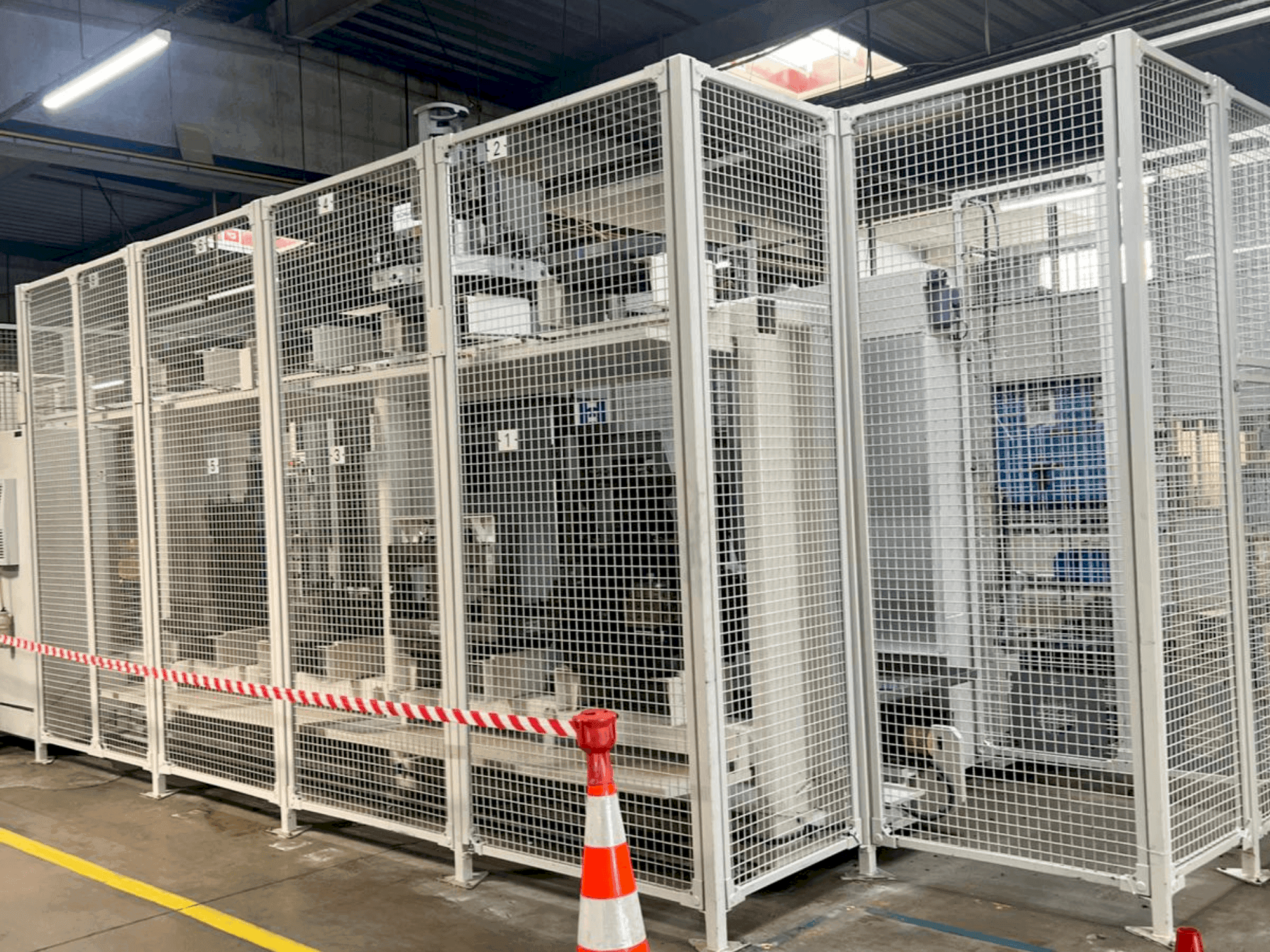 Masina HELLER MCH 250   eestvaade