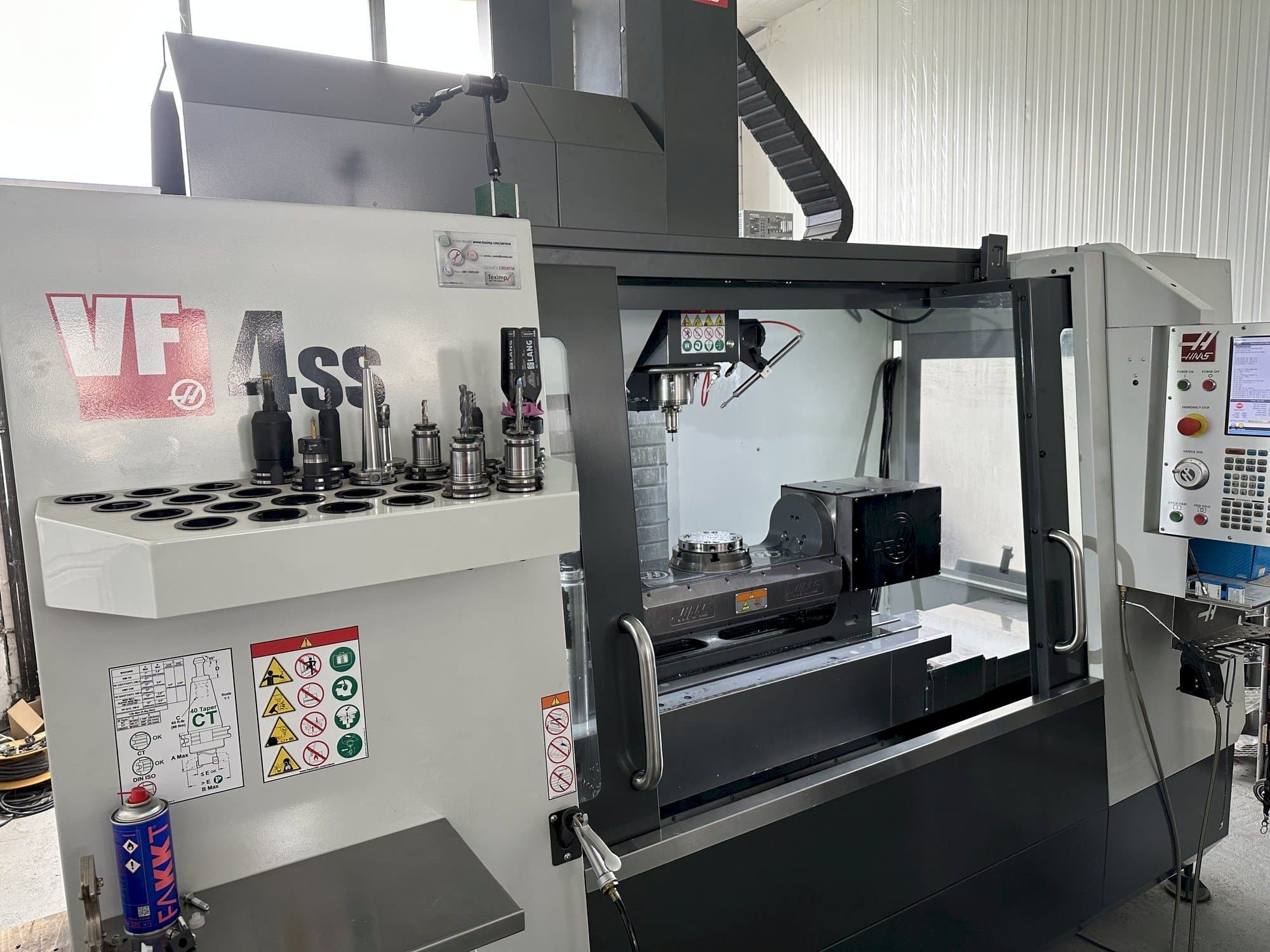 Masinavaade HAAS VF-4SS   vasakult