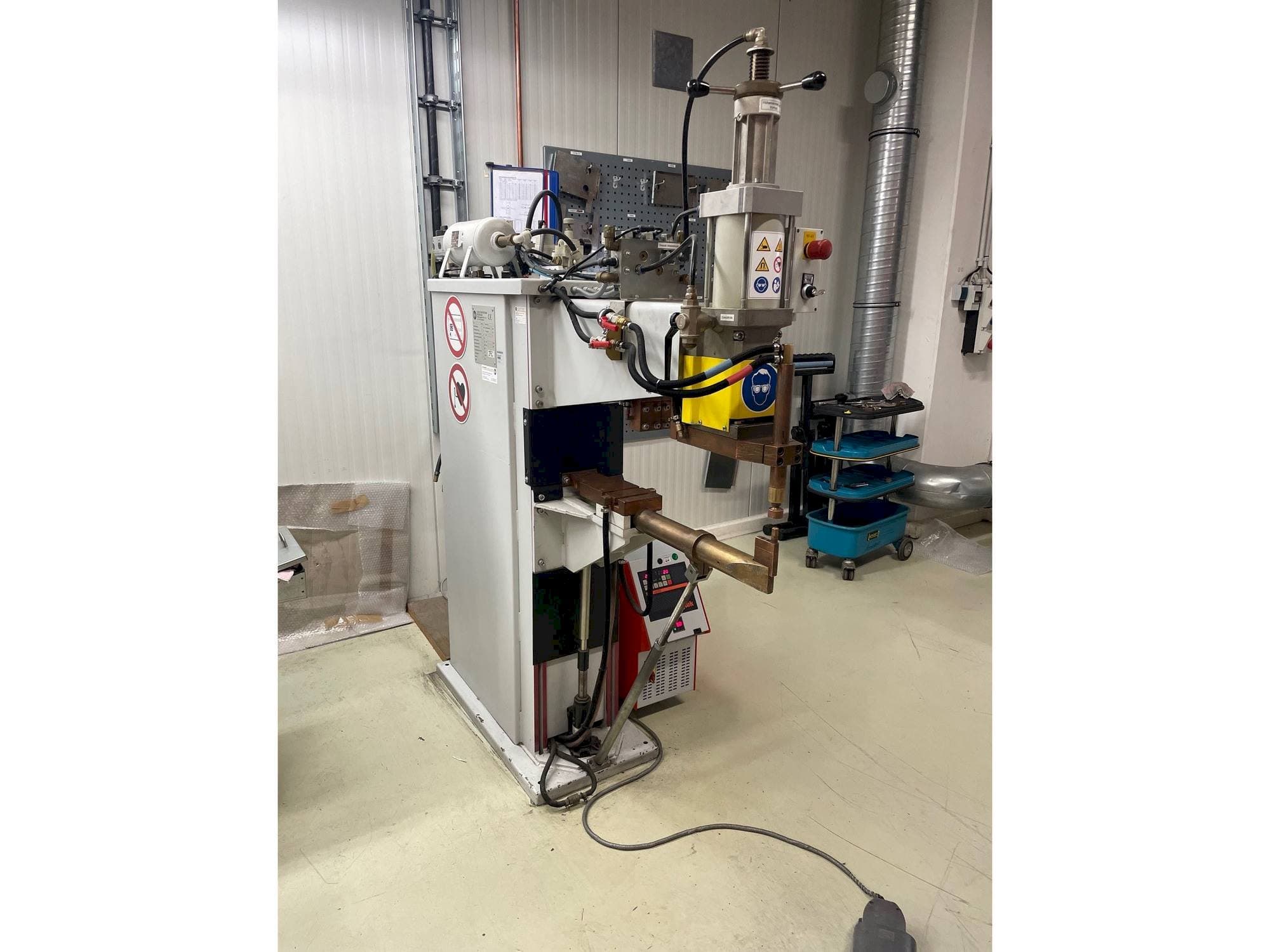 Masina ESD 8212 S   eestvaade