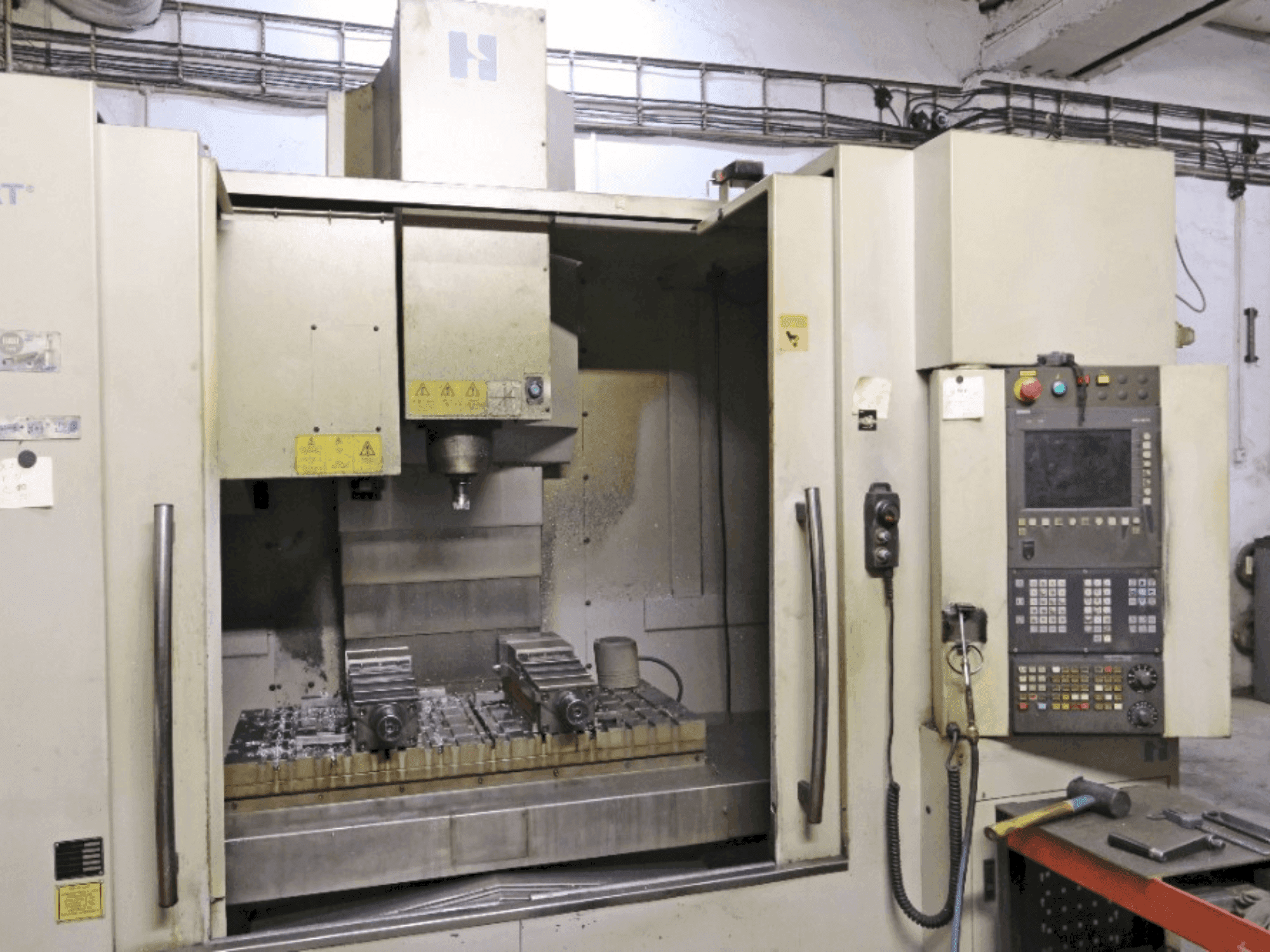 Masina HARDINGE Bridgeport VMC 1000   eestvaade