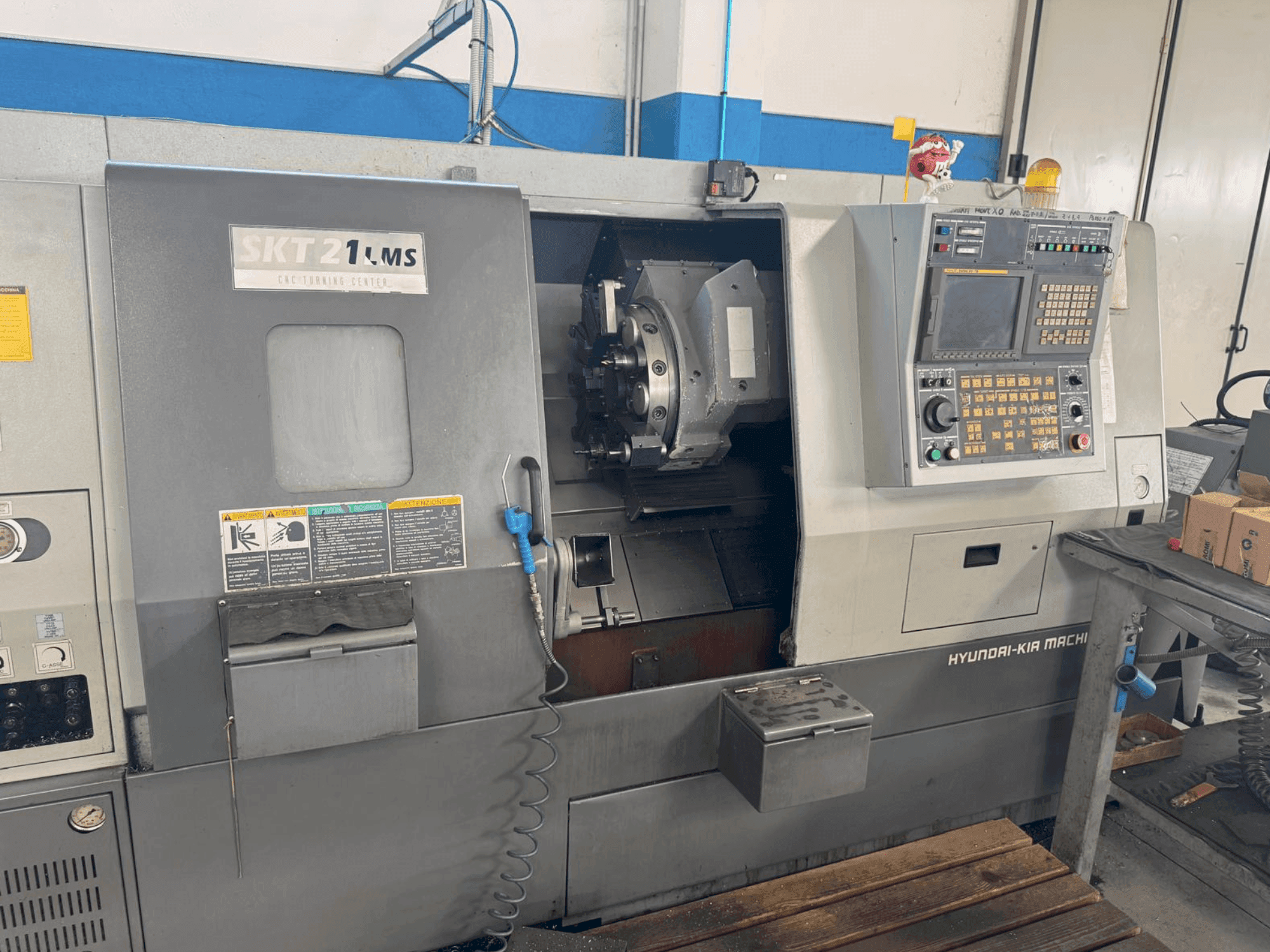 Masina HYUNDAI KIA SKT 21 LMS   eestvaade