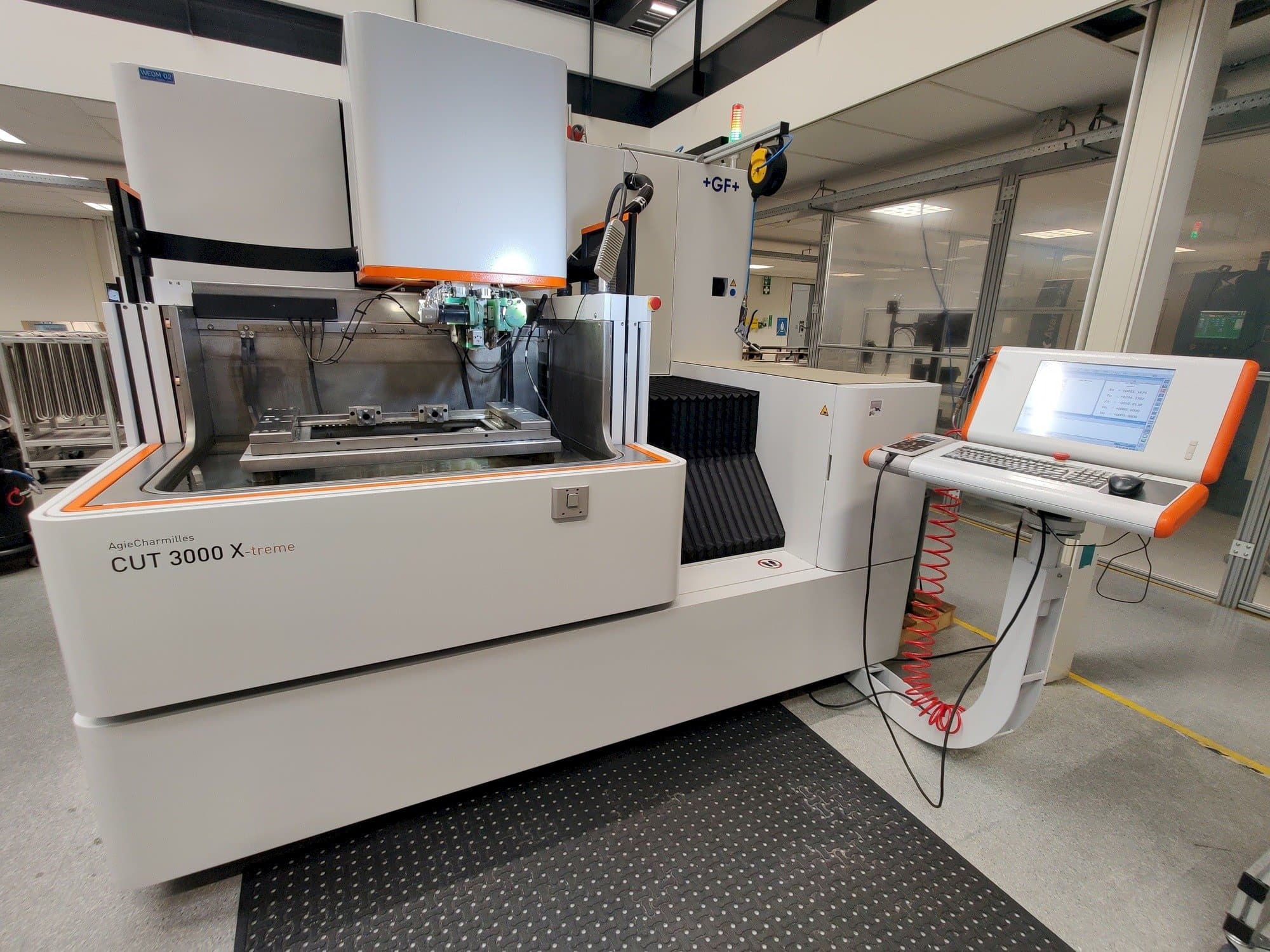 Masina GF AgieCharmilles CUT 3000 X   eestvaade