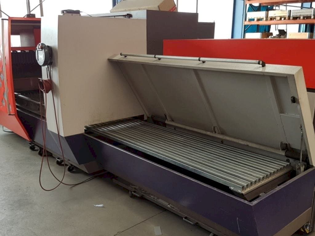 Masina Bystronic Byvention 3015   eestvaade