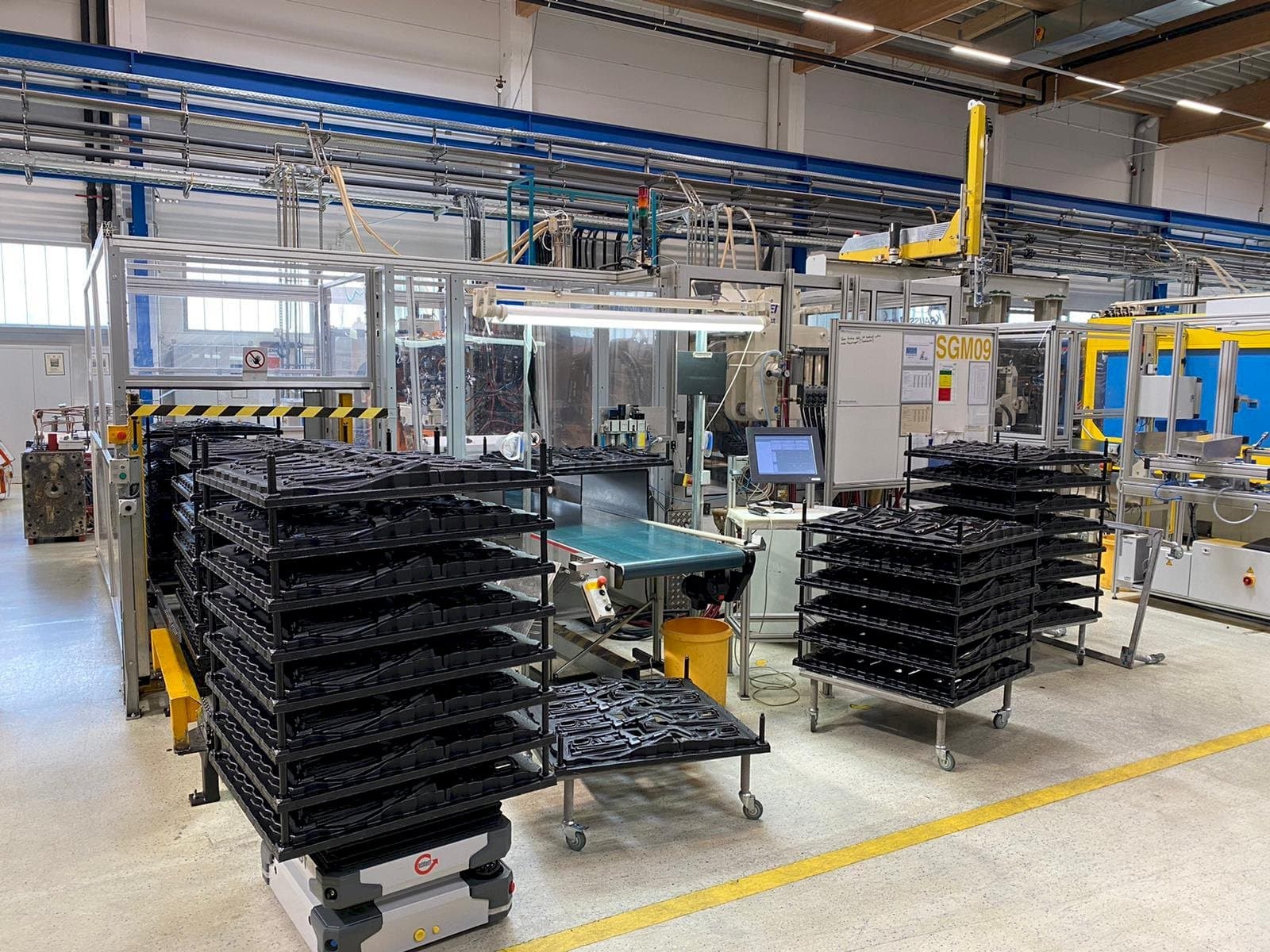 Masina Krauss Maffei 650-1900-520 CZ Multinject   eestvaade