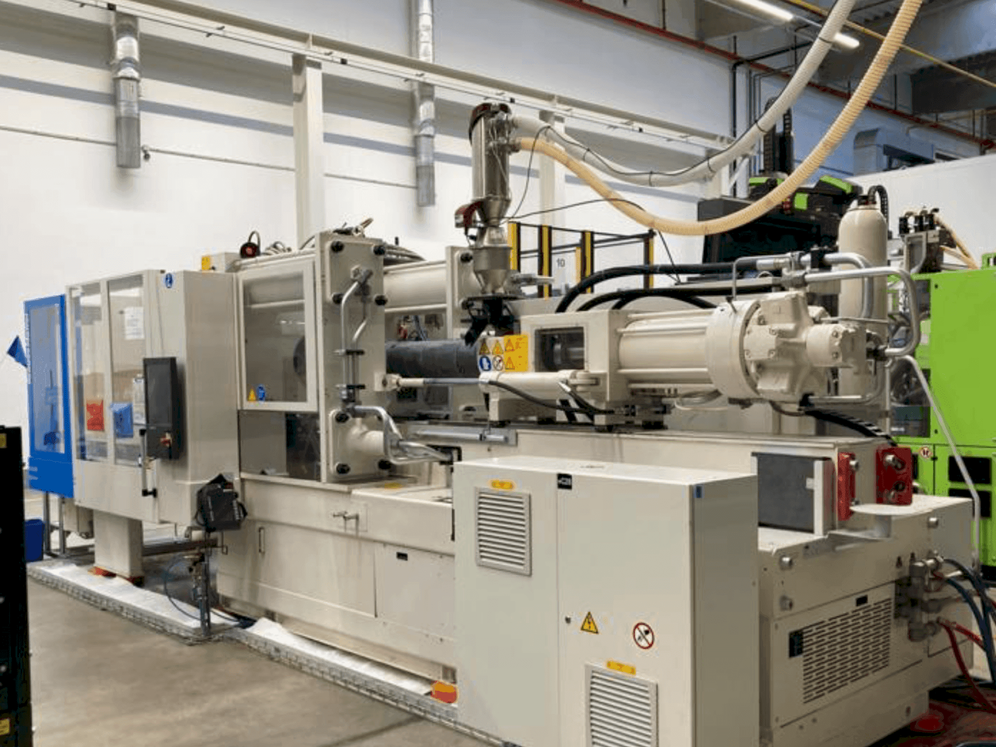 Masina Krauss Maffei 420-2000 CX   eestvaade